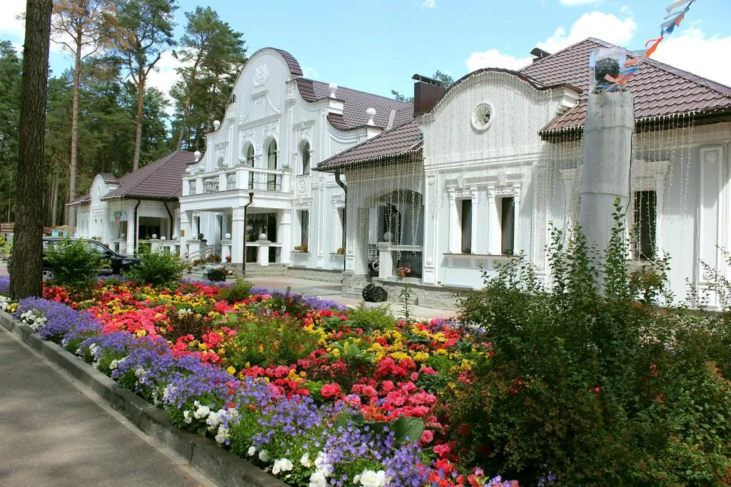 Светильники Maytoni украсили уютный отель Prival в г. Гродно
