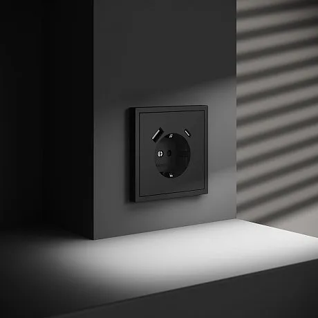 Накладка для розетки с заземлением и защитными шторками, с USB A+C, S70 (черный матовый)
