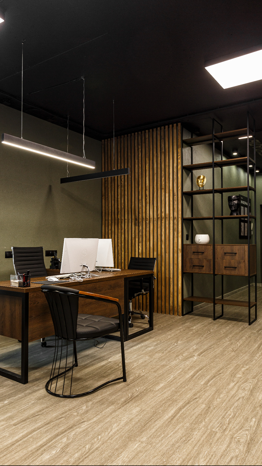 Свет и сталь: брутальный офис юридической компании