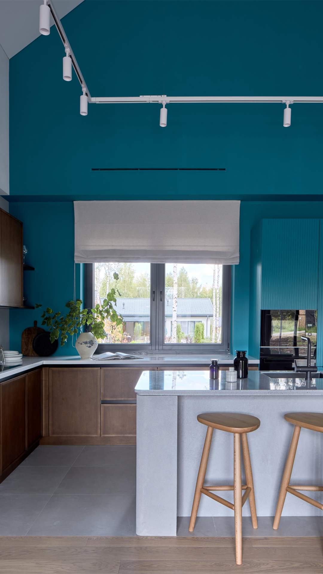 Дом-экспонат: 200 метров современной архитектуры за один год