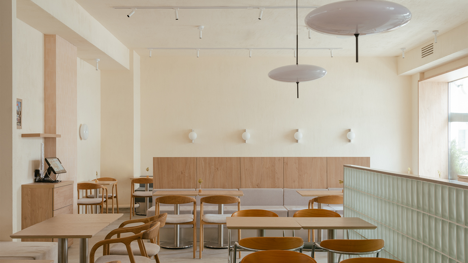 Ресторан на Большой Грузинской: минимализм с нотками ретро