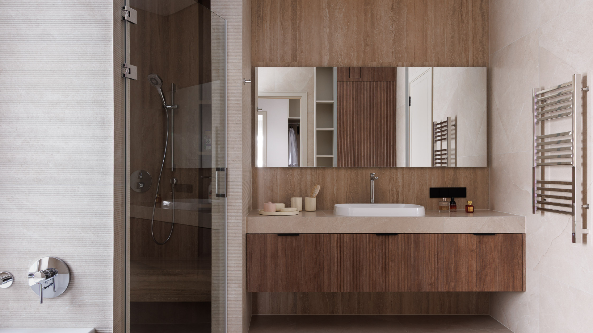 Современный интерьер загородного дома у Волги