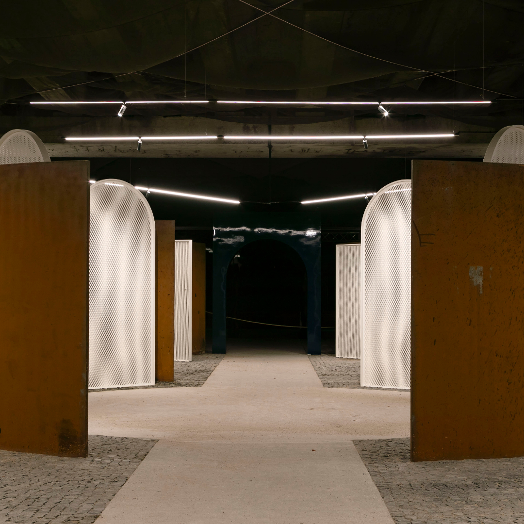 Остров Канта: освещенное небо над головой