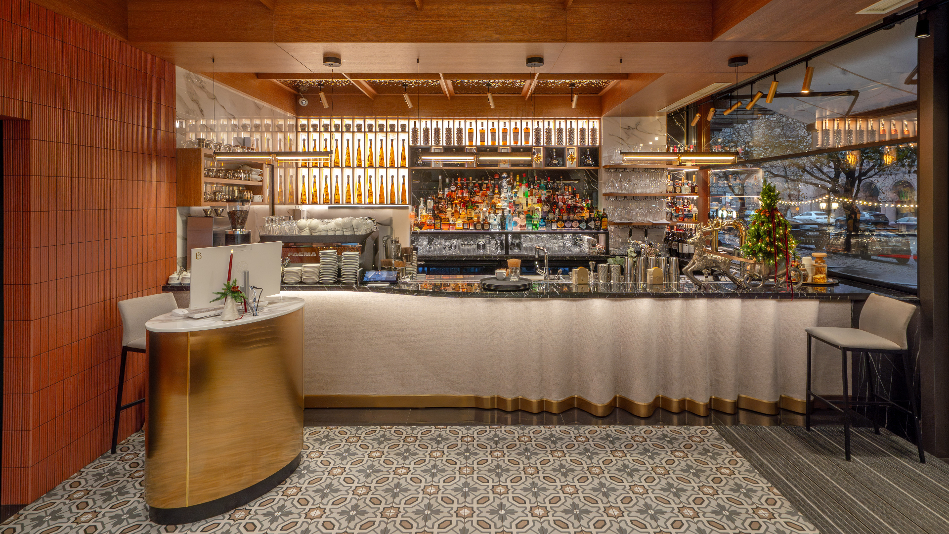 Bold Italic: ресторан итальянской кухни и мужского стиля