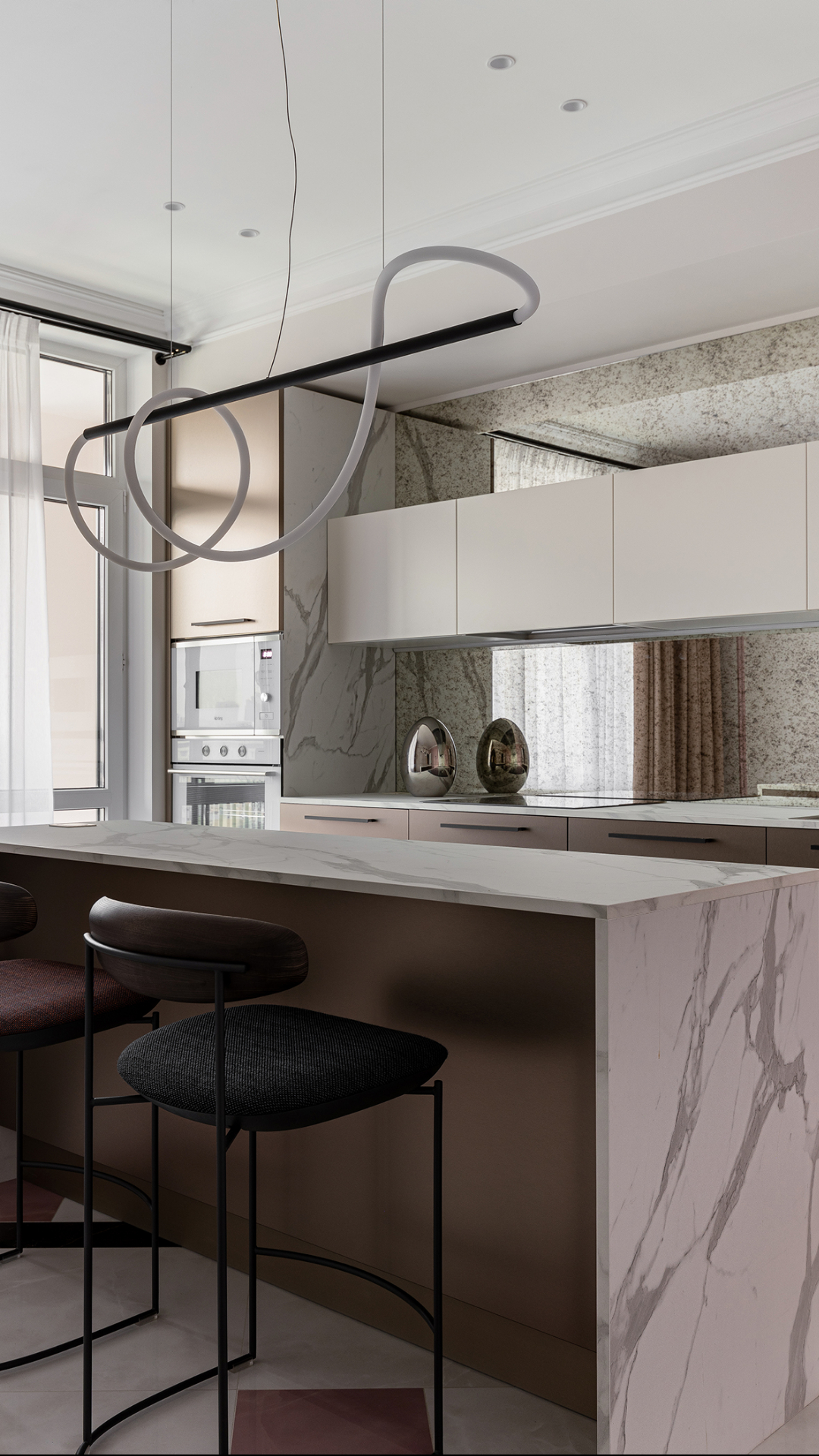 Современная квартира с видом на Москву-реку для яркой девушки