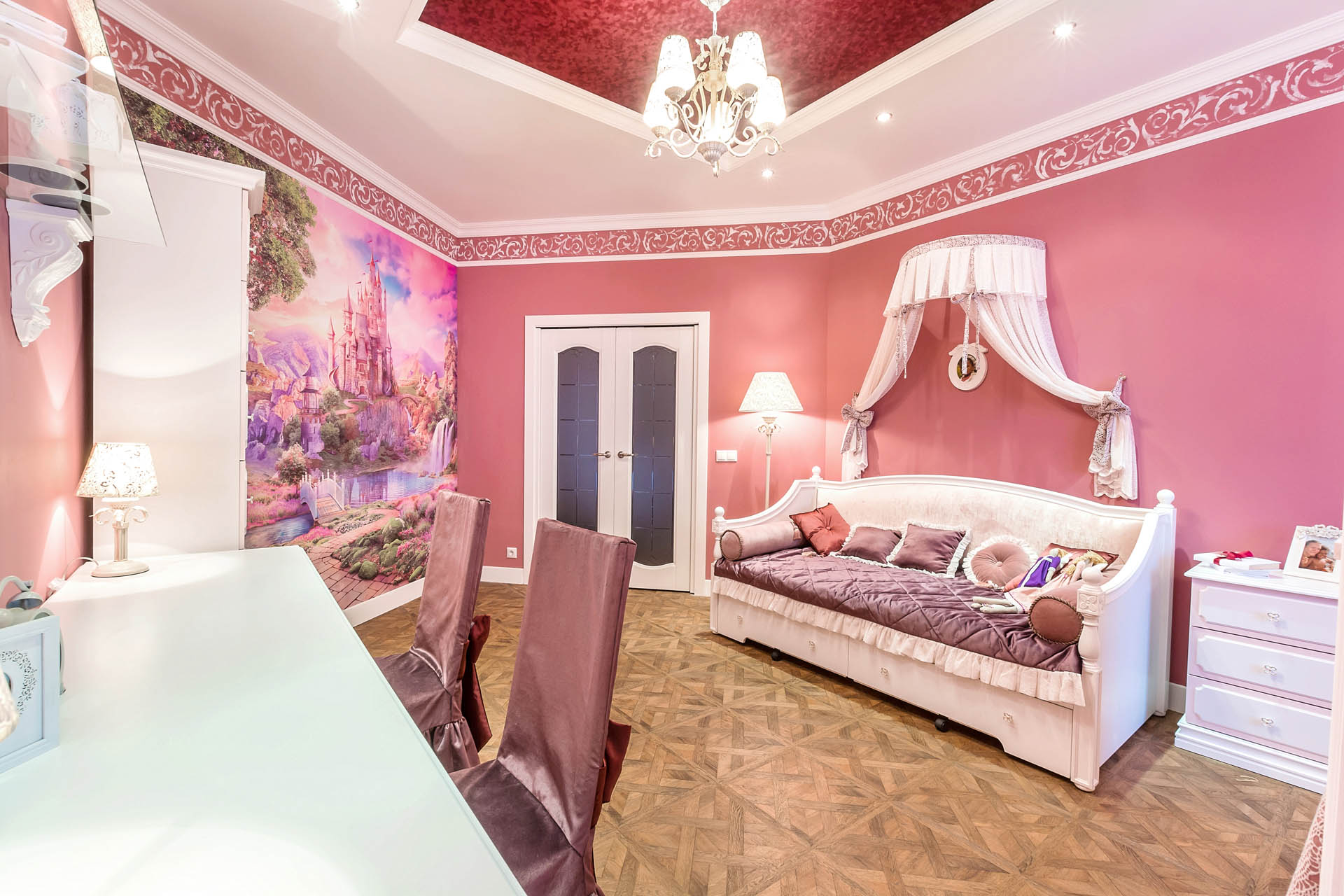 Комната для мамы и дочки