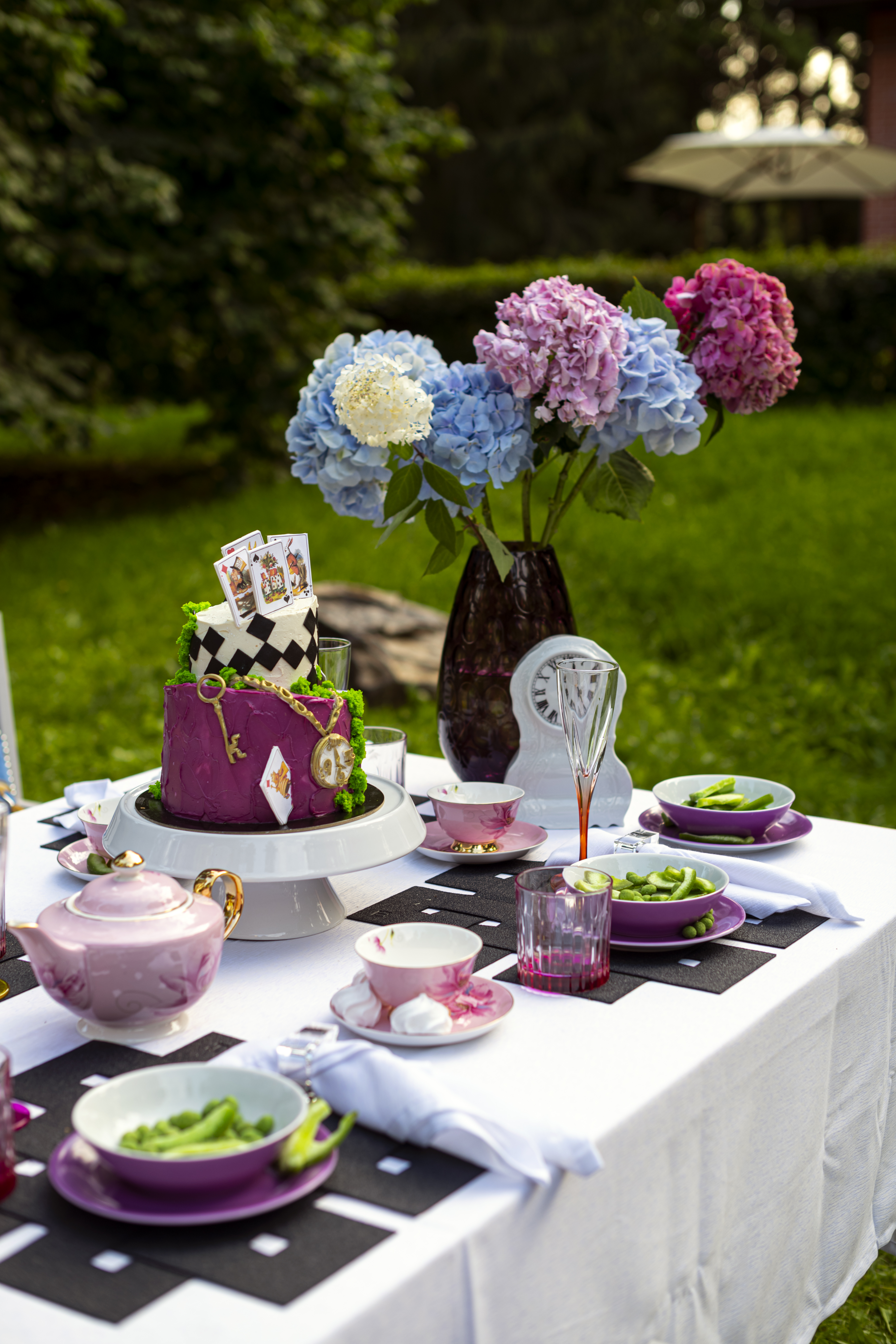 «Алиса в Зазеркалье» на даче Зои Николаевны Зелинской