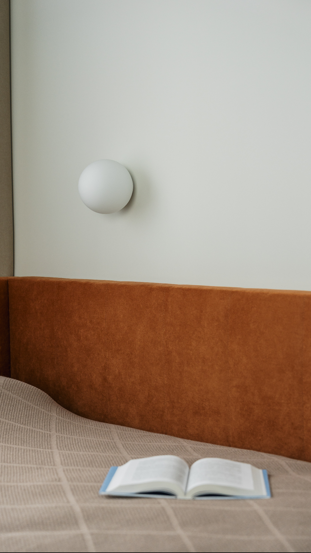 Современный интерьер, где свет заботится о каждом