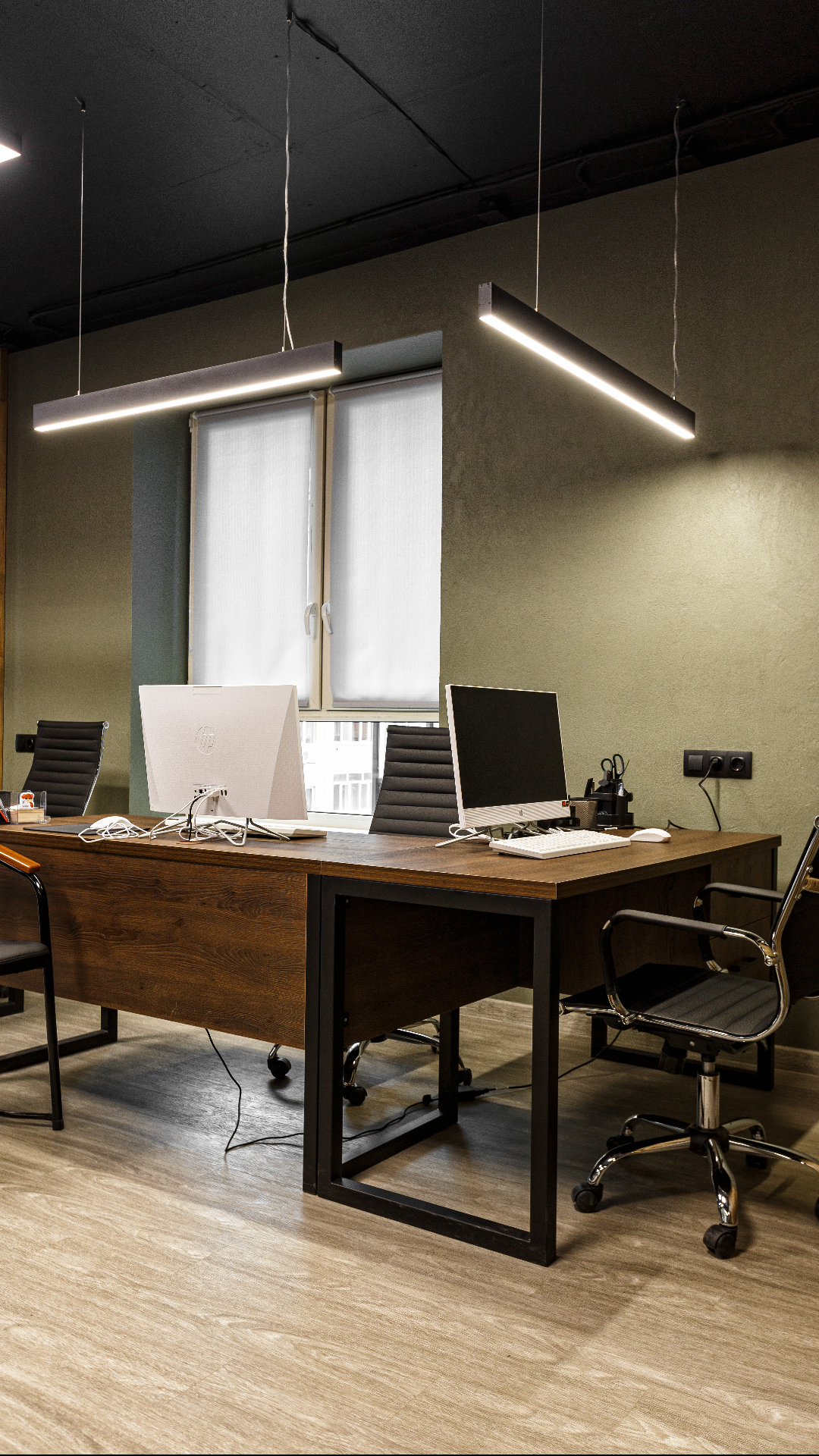 Свет и сталь: брутальный офис юридической компании