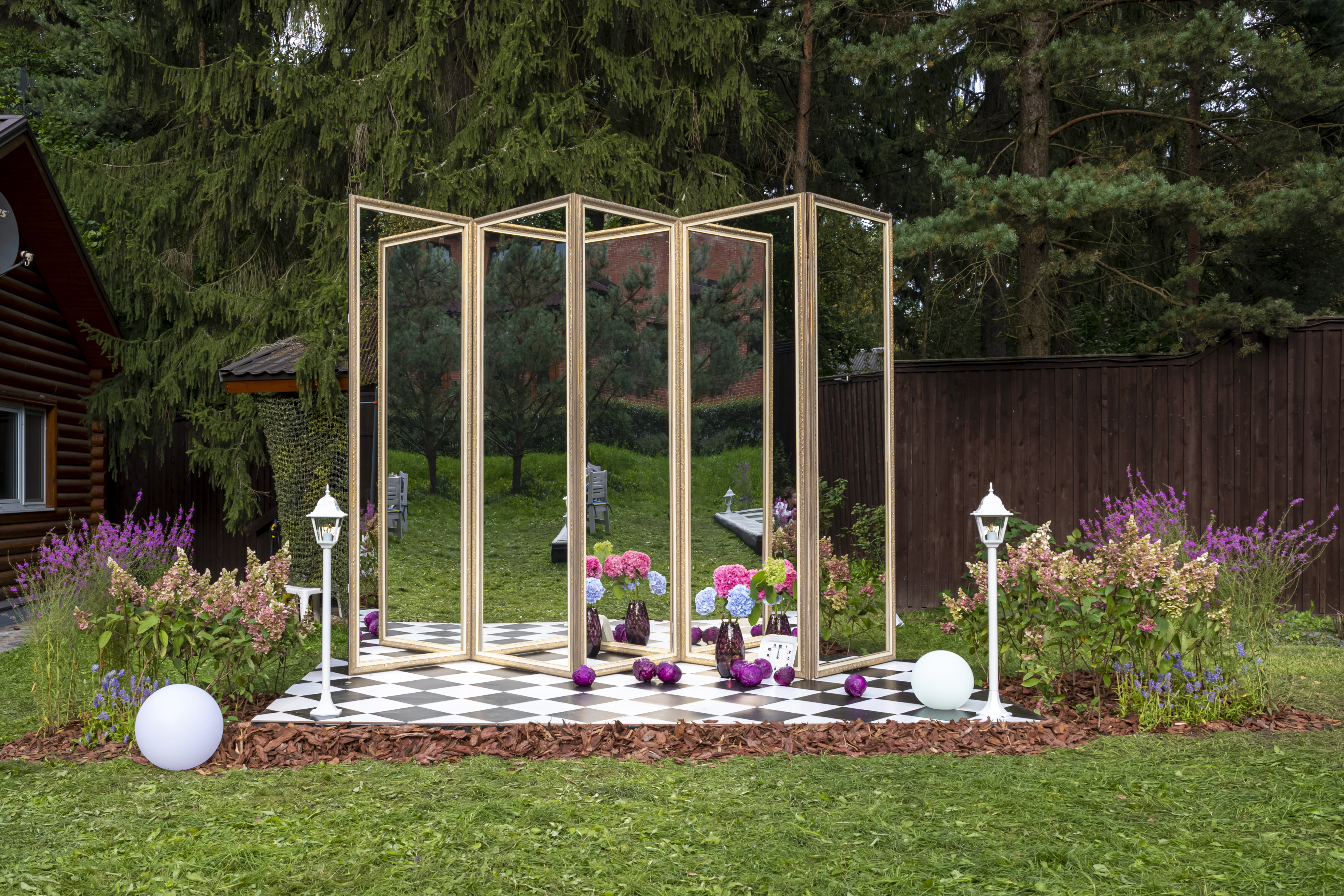 «Алиса в Зазеркалье» на даче Зои Николаевны Зелинской