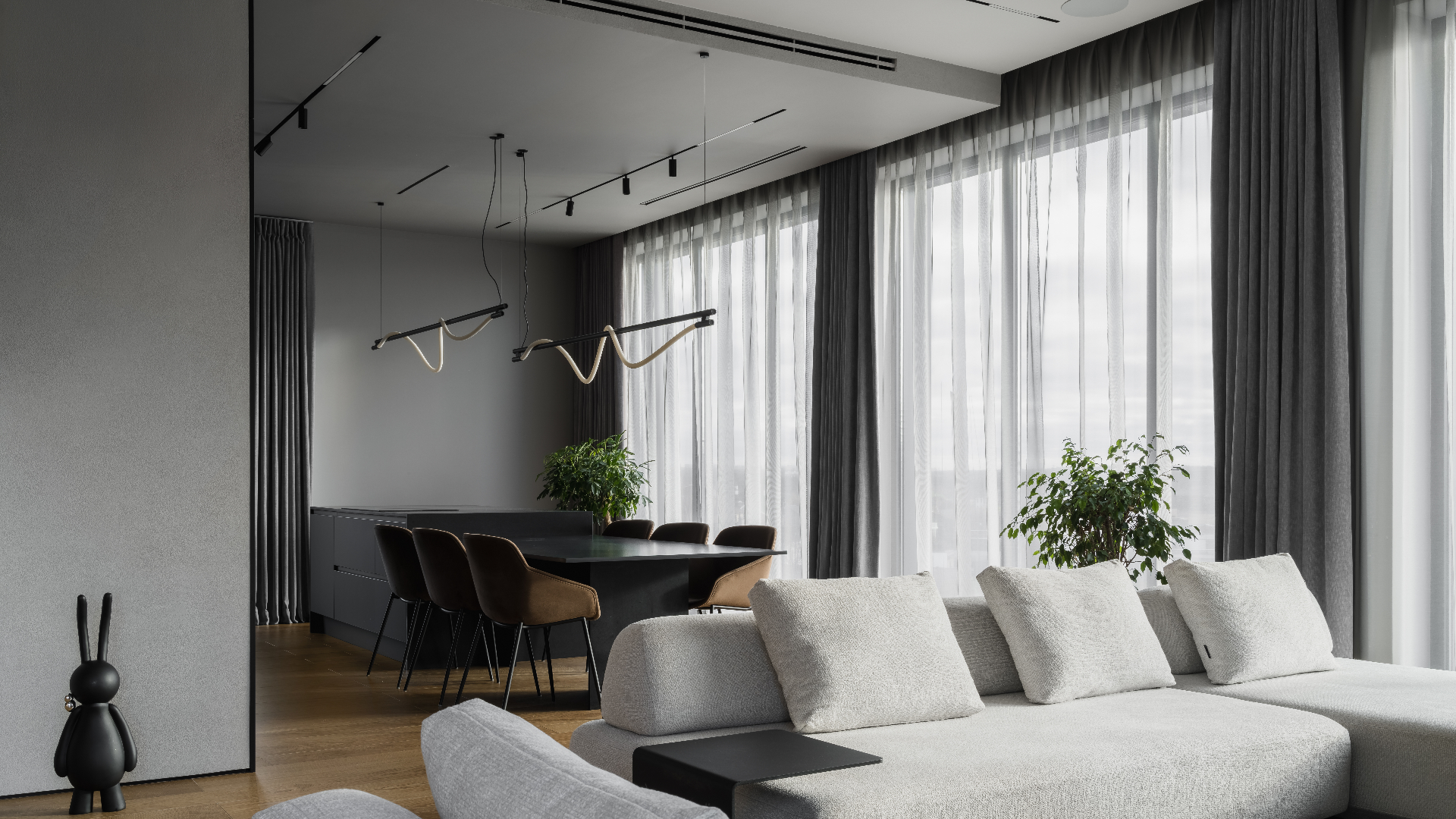 Свет и камень: современный загородный интерьер