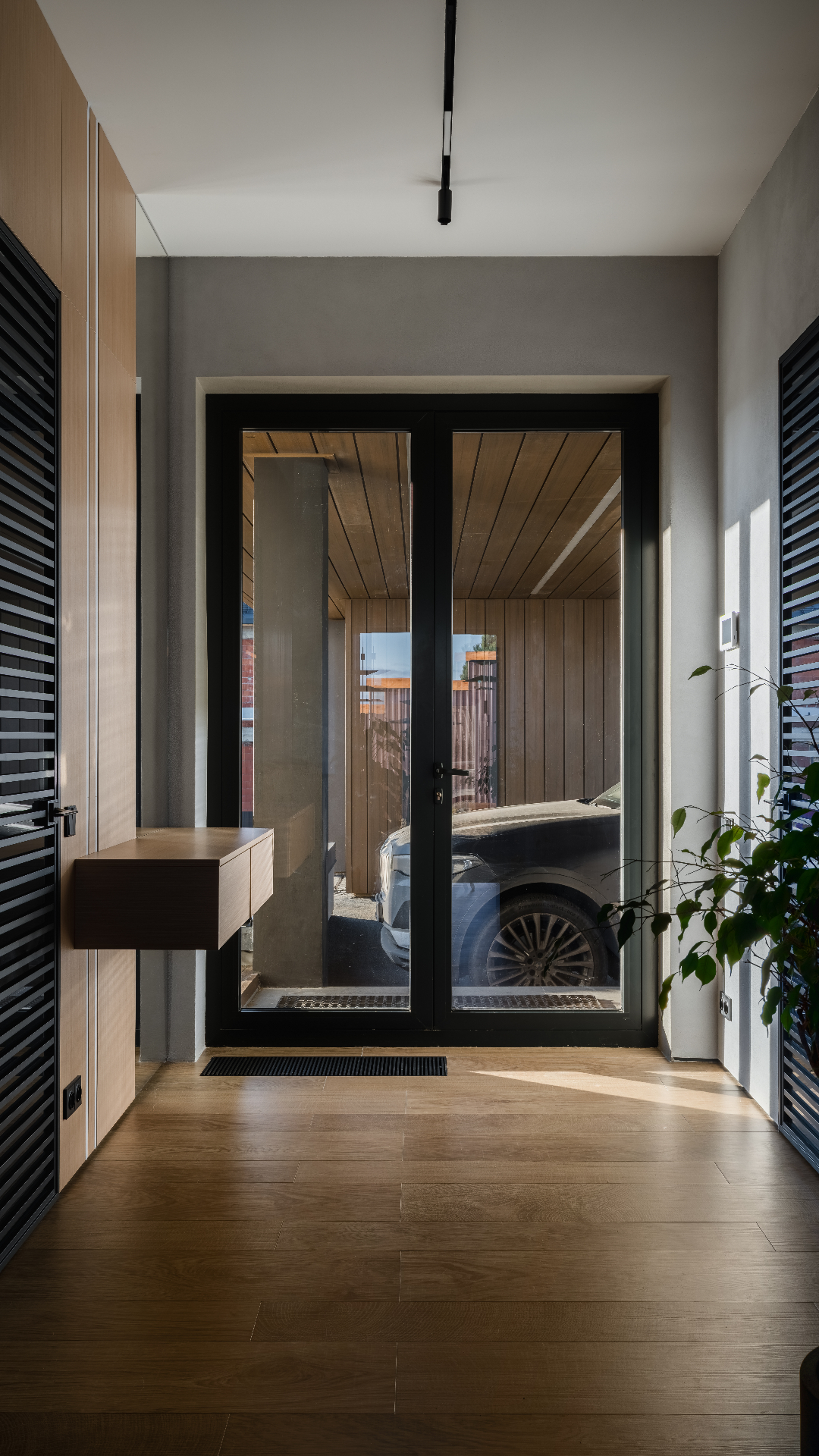 Свет и камень: современный загородный интерьер