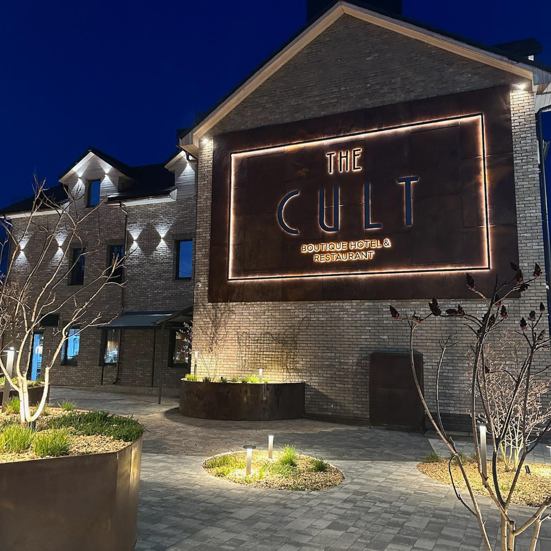 Свет сквозь века: диалог готики и минимализма в The Cult