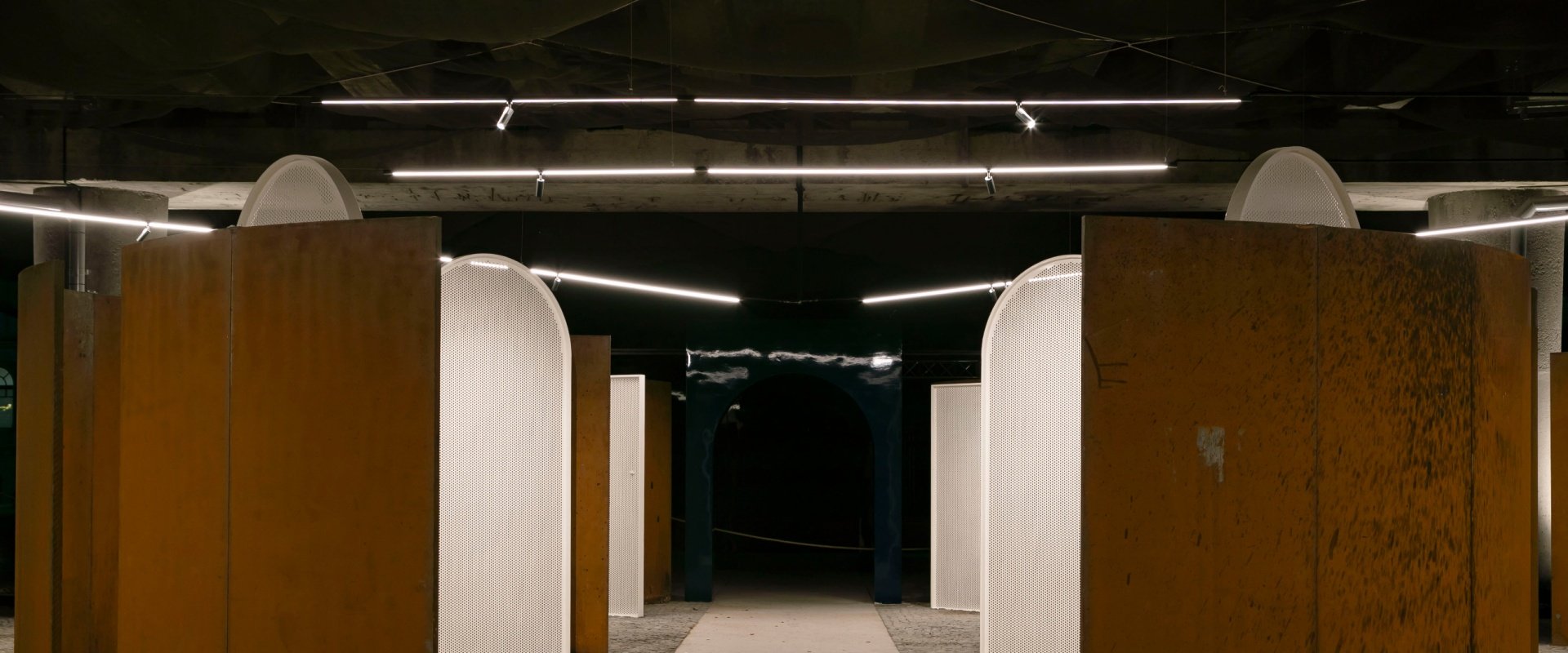 Остров Канта: освещенное небо над головой