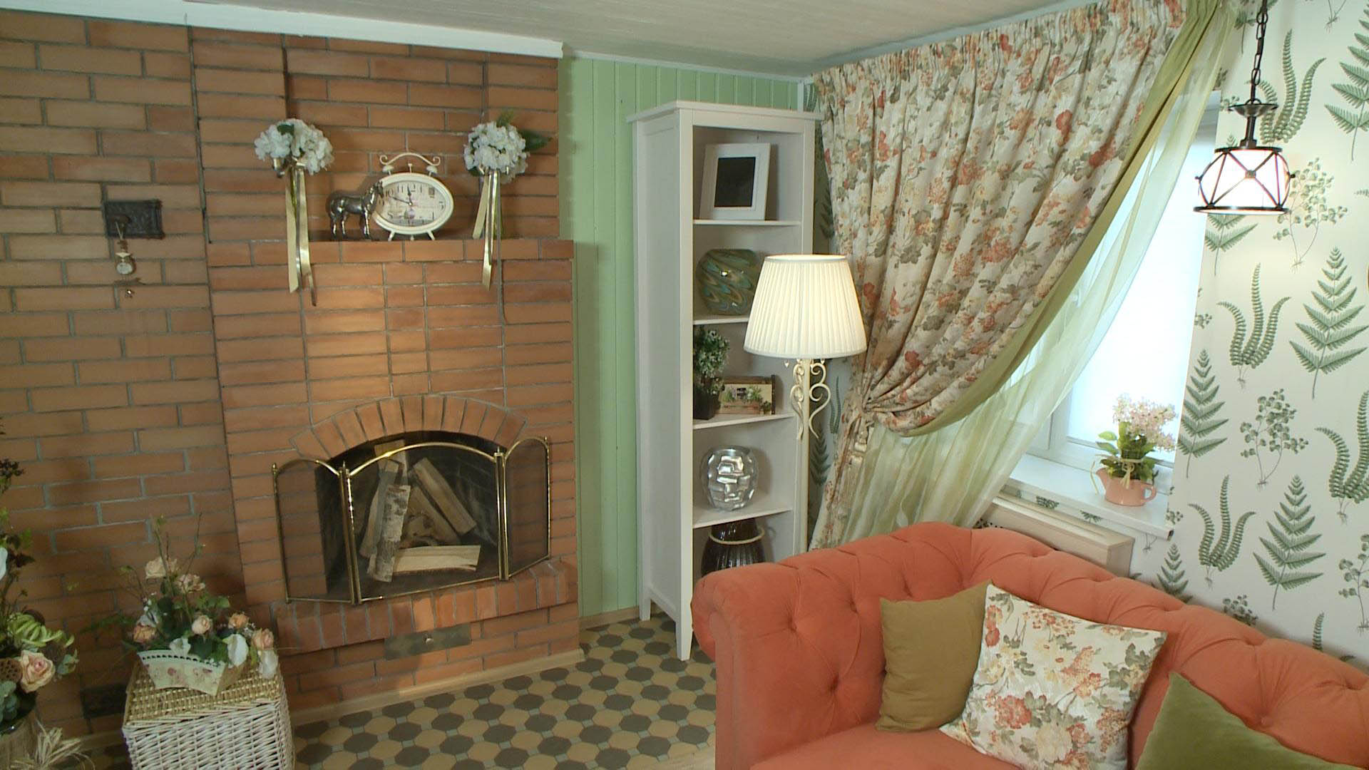 Комната в мятных тонах для мамы