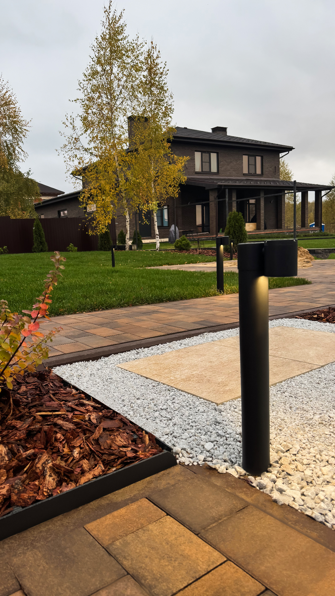 Минимализм, подсвеченный изнутри: сад частного дома