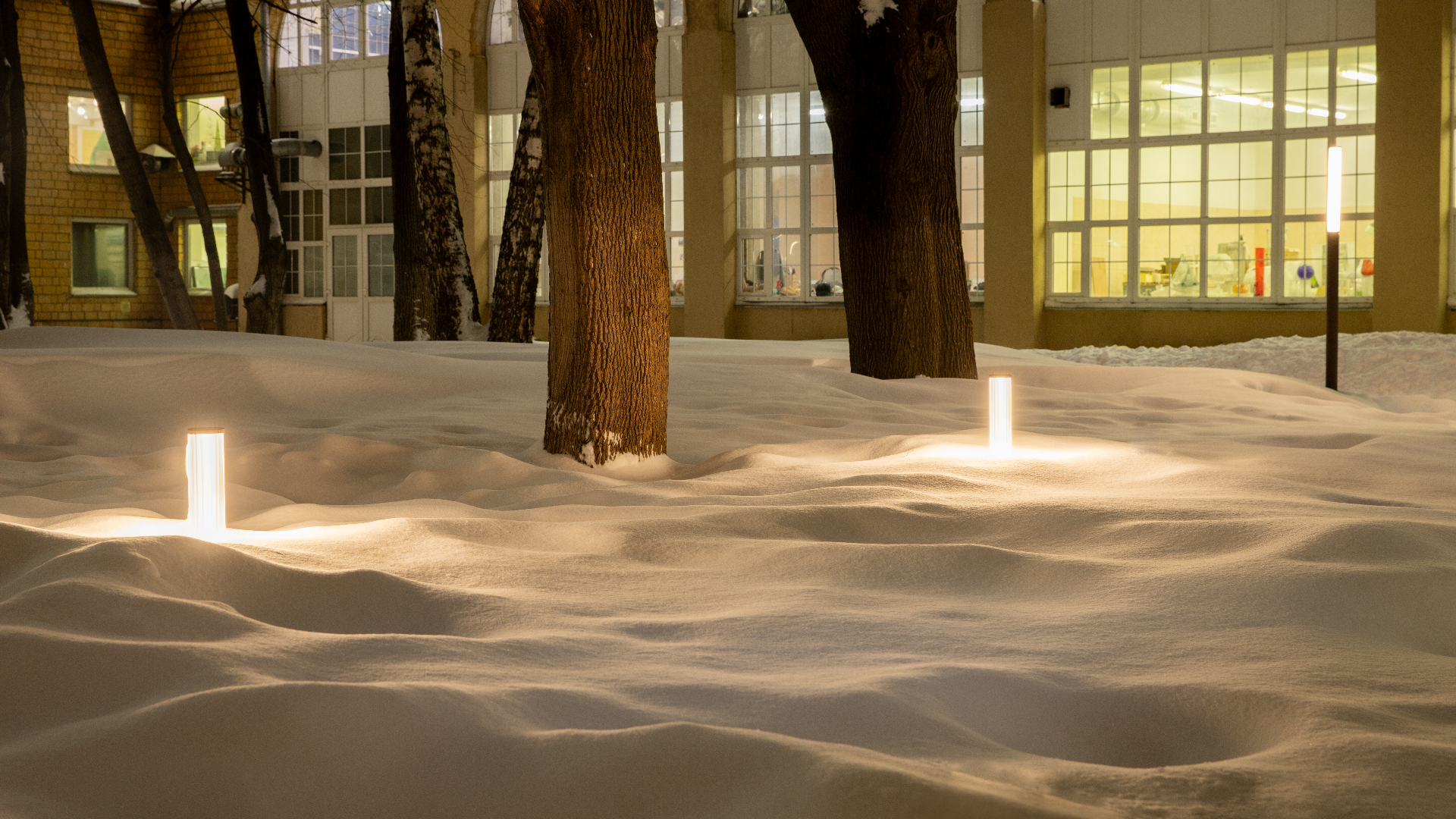 Свет, который рождает зимнюю сказку: Maytoni во дворе университета им. С. Г. Строганова