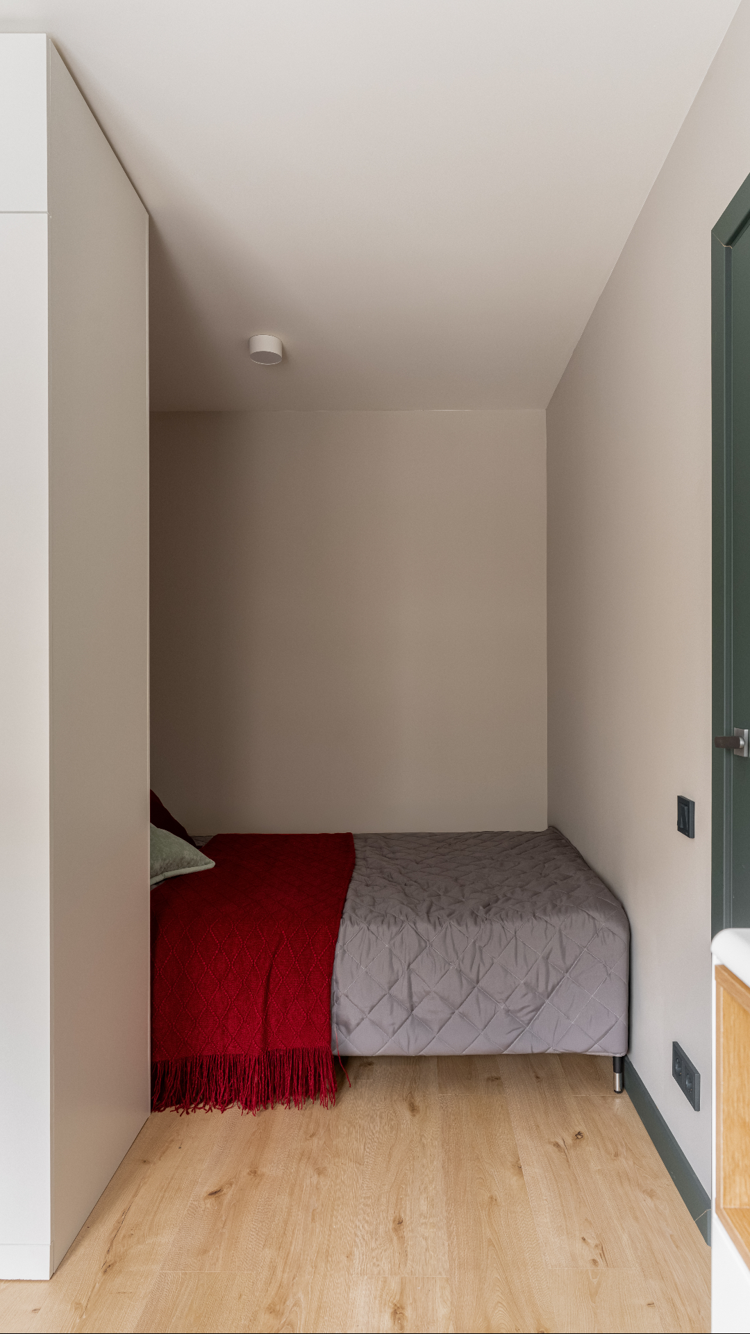 Гибкий свет Maytoni для посуточной аренды в Москве