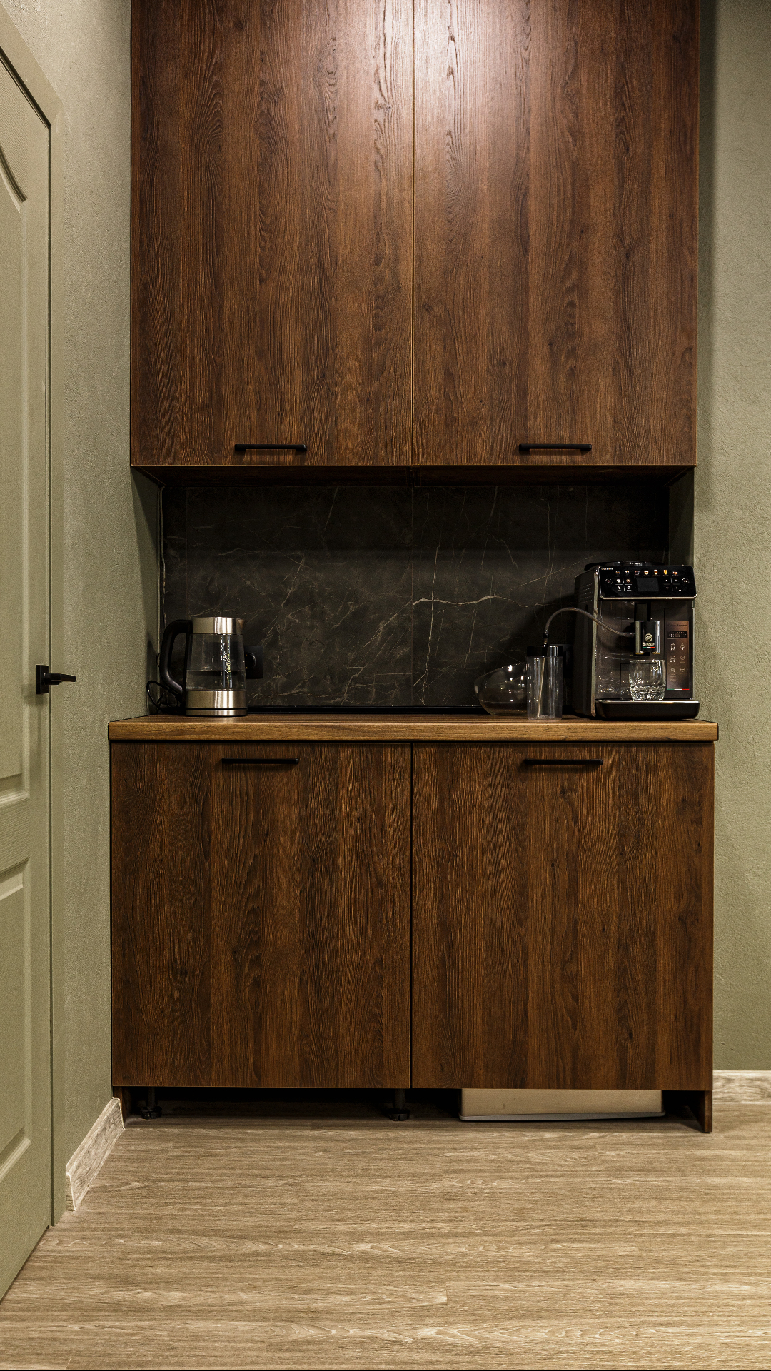 Свет и сталь: брутальный офис юридической компании