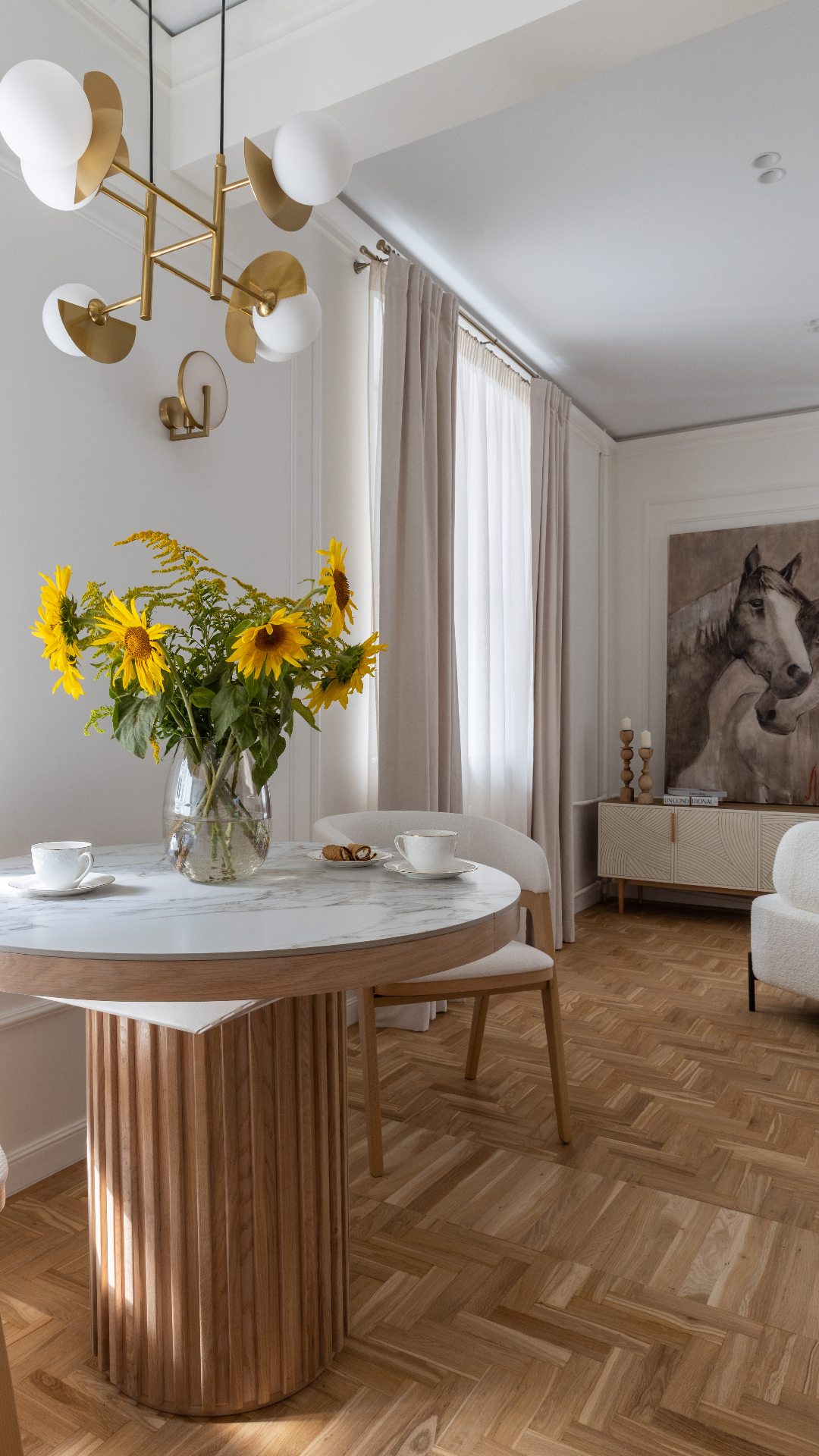 Воздушный свет и исторические стены: квартира студентки в Самаре