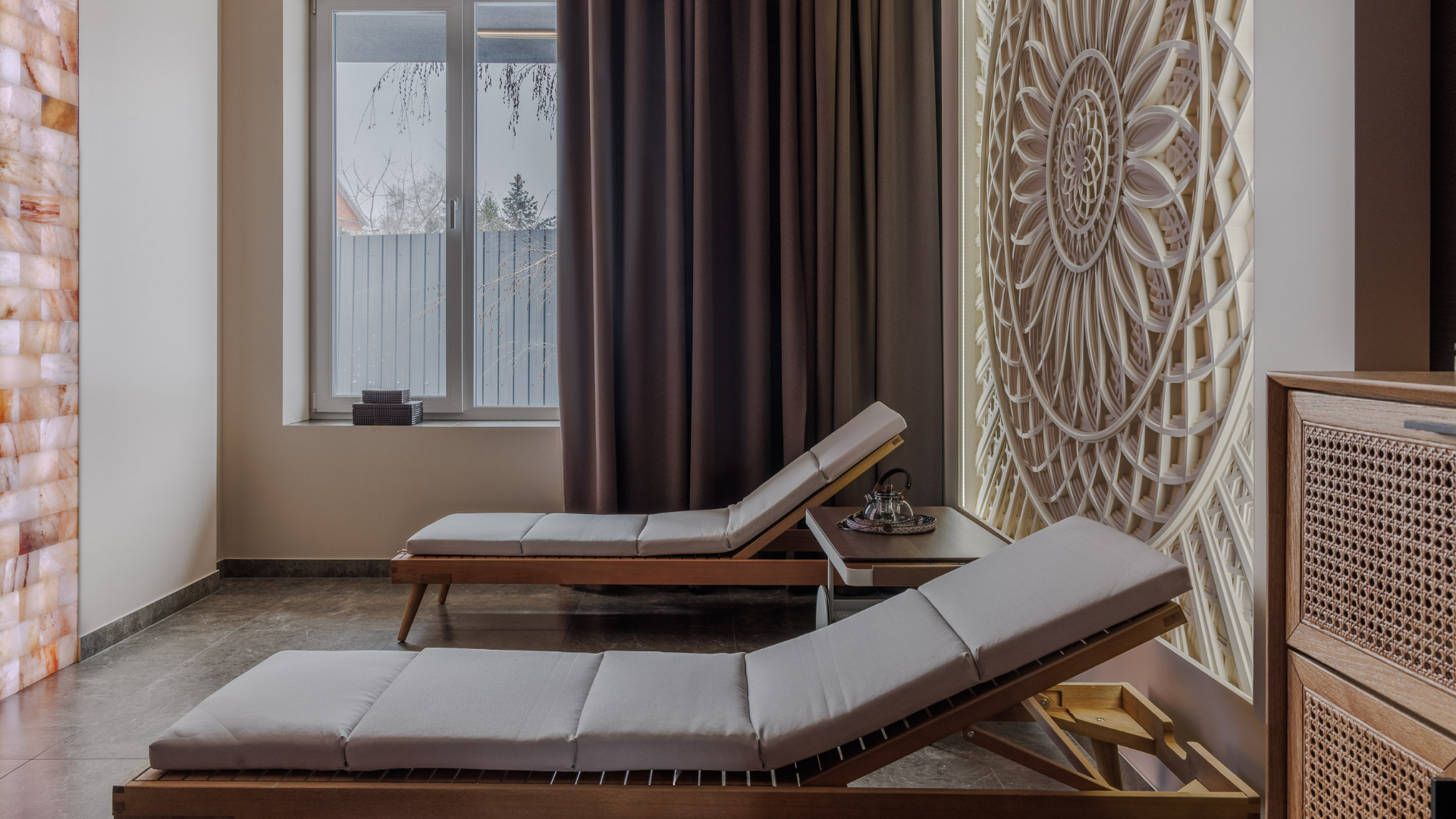 Современный интерьер загородного дома у Волги