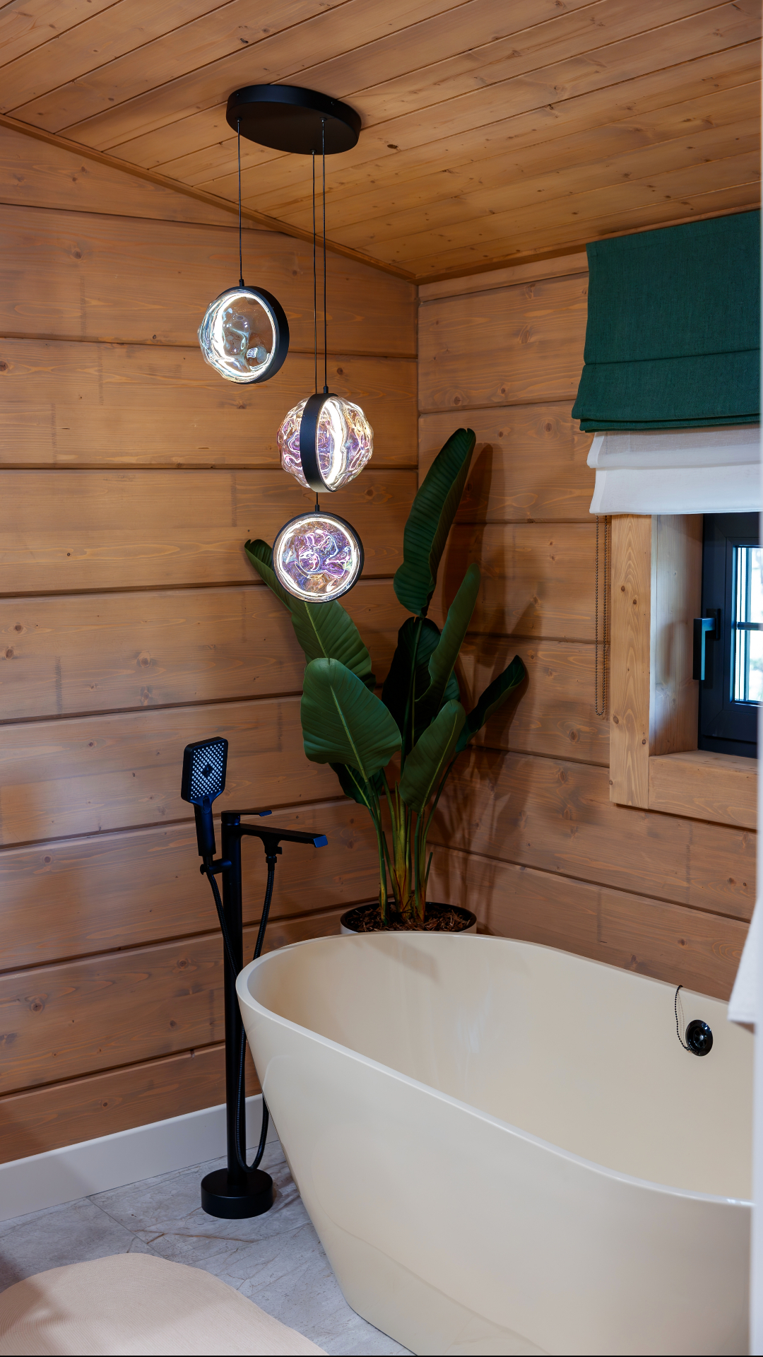 250 квадратов в сосновом бору: двухэтажный дом из бруса