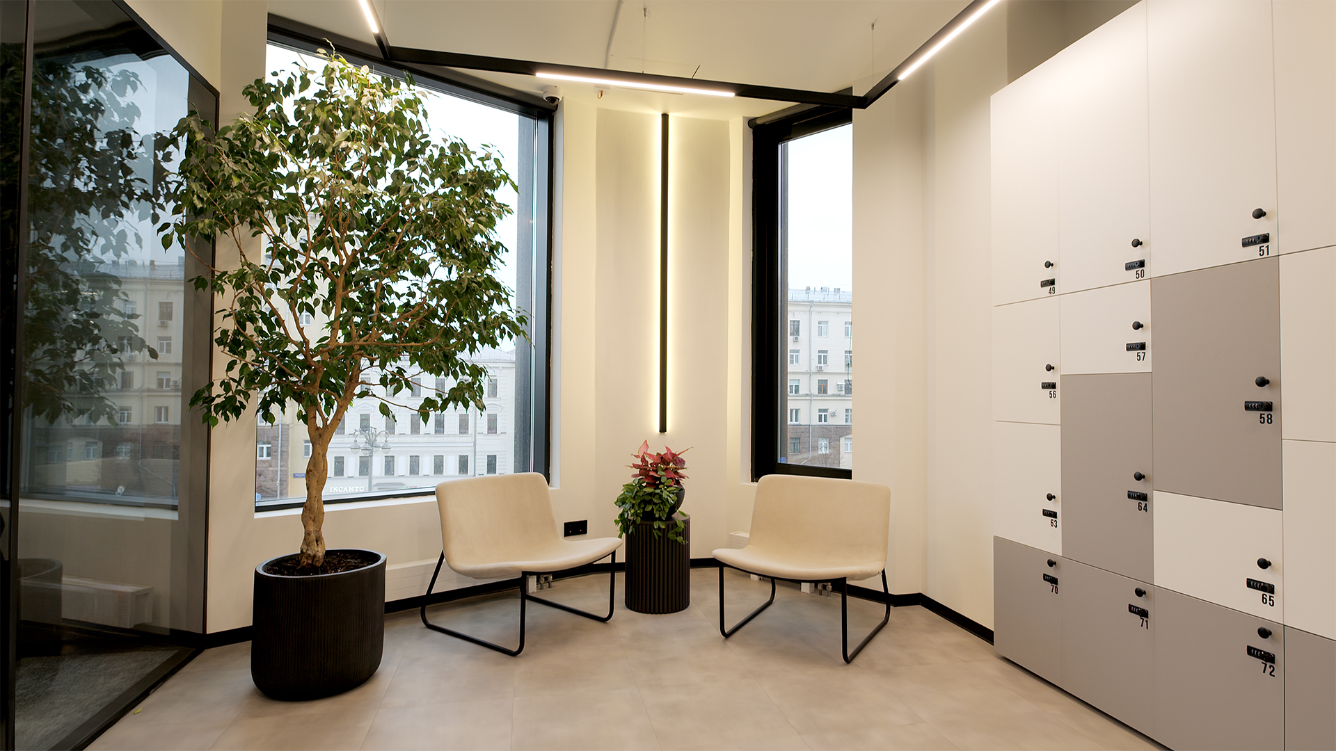 Светлая трансформация офиса в историческом здании