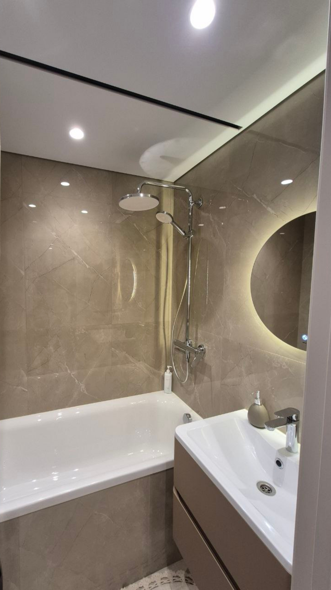 Нежный капучино в городской квартире