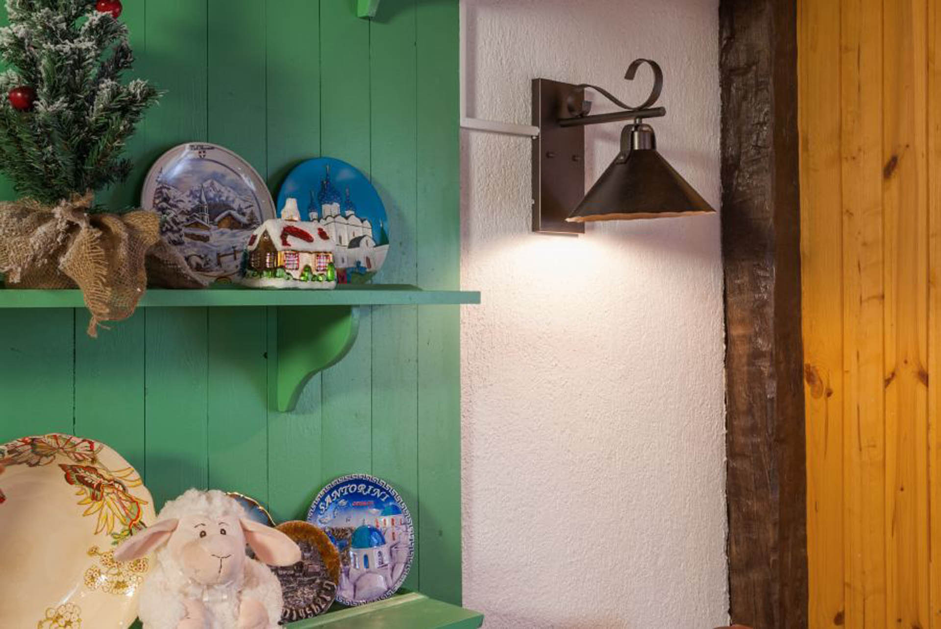 Студия в деревенском стиле