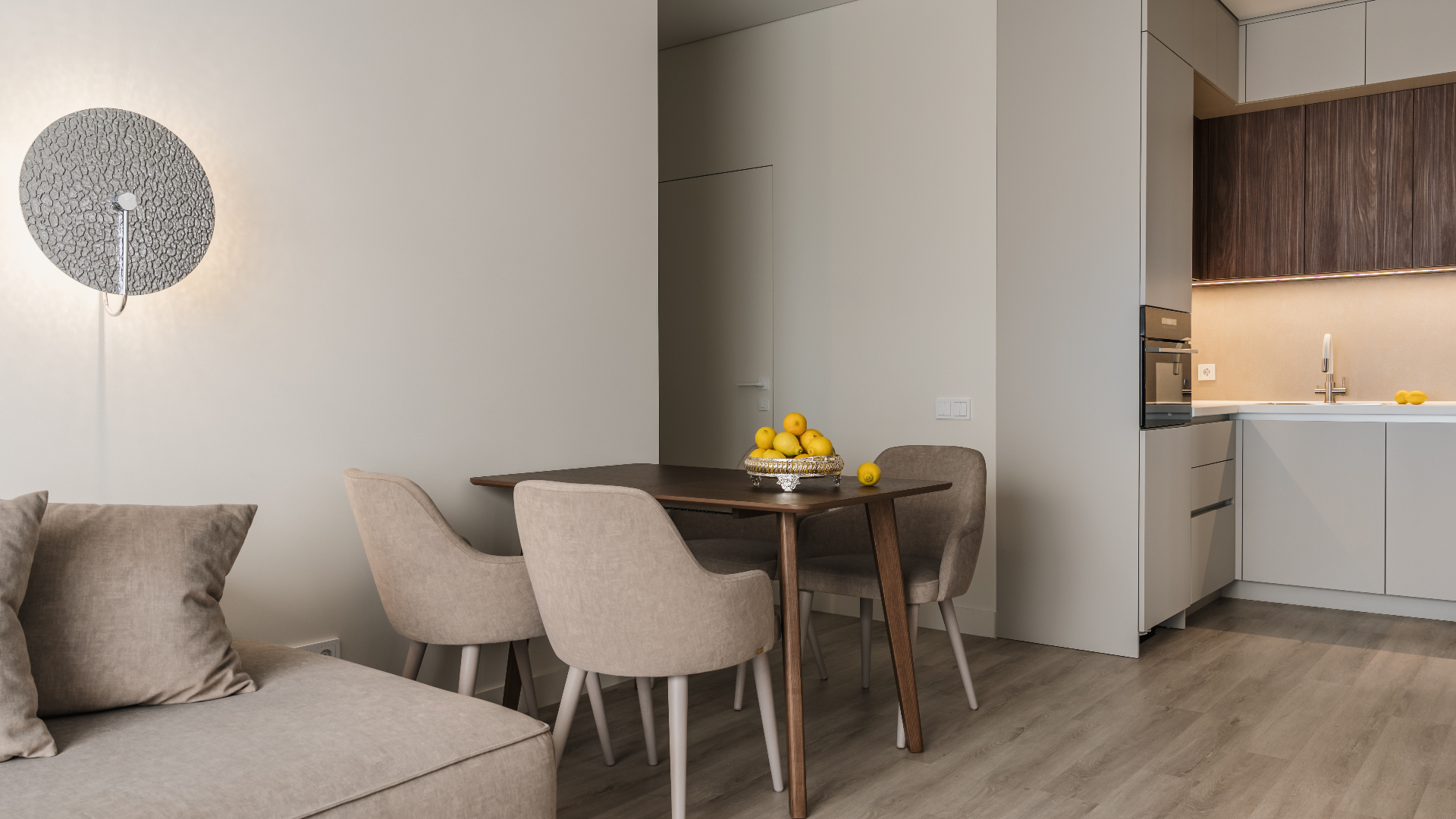 Современный интерьер, где свет заботится о каждом