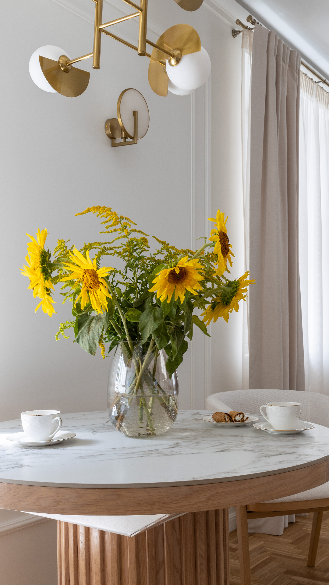 Воздушный свет и исторические стены: квартира студентки в Самаре