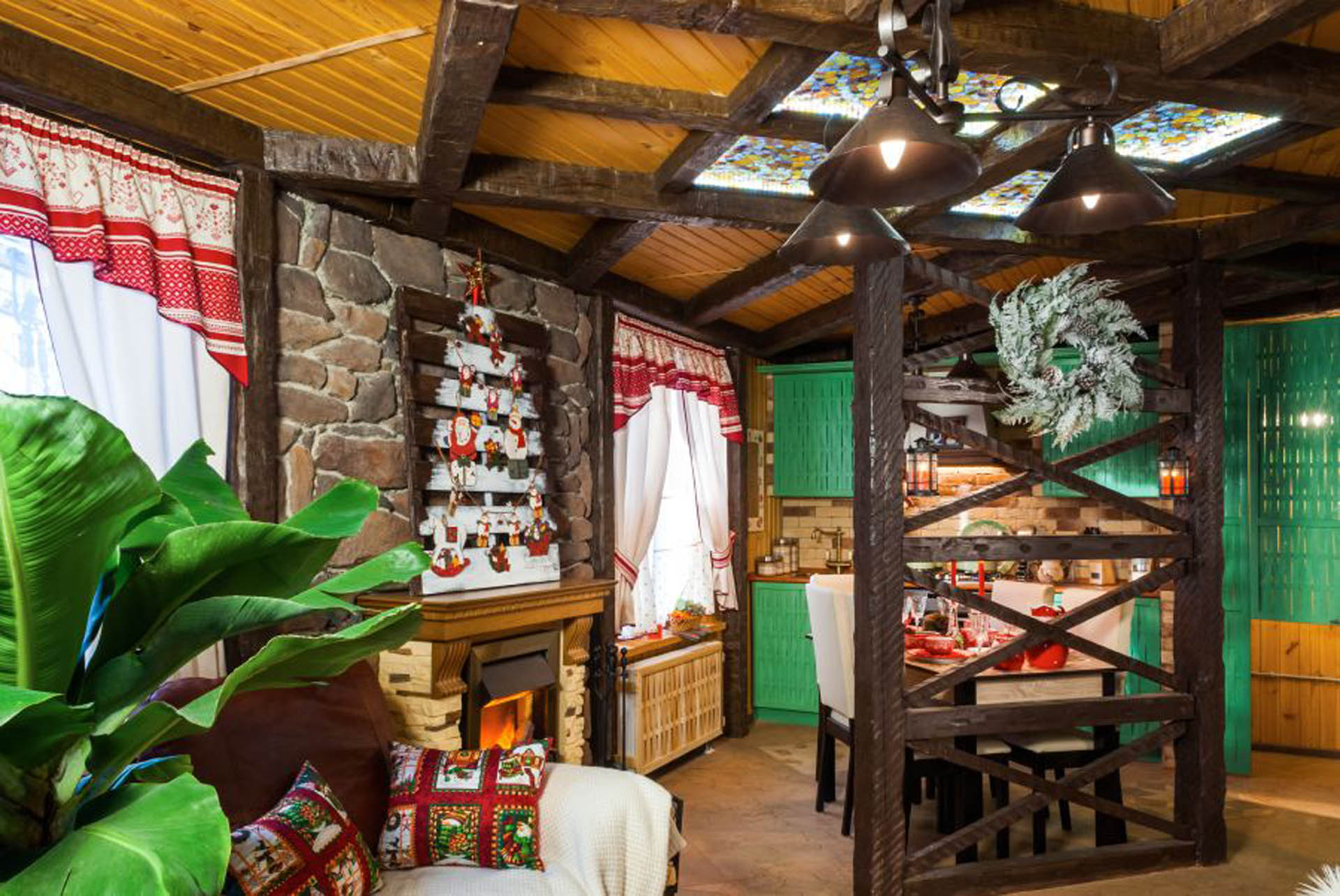 Студия в деревенском стиле