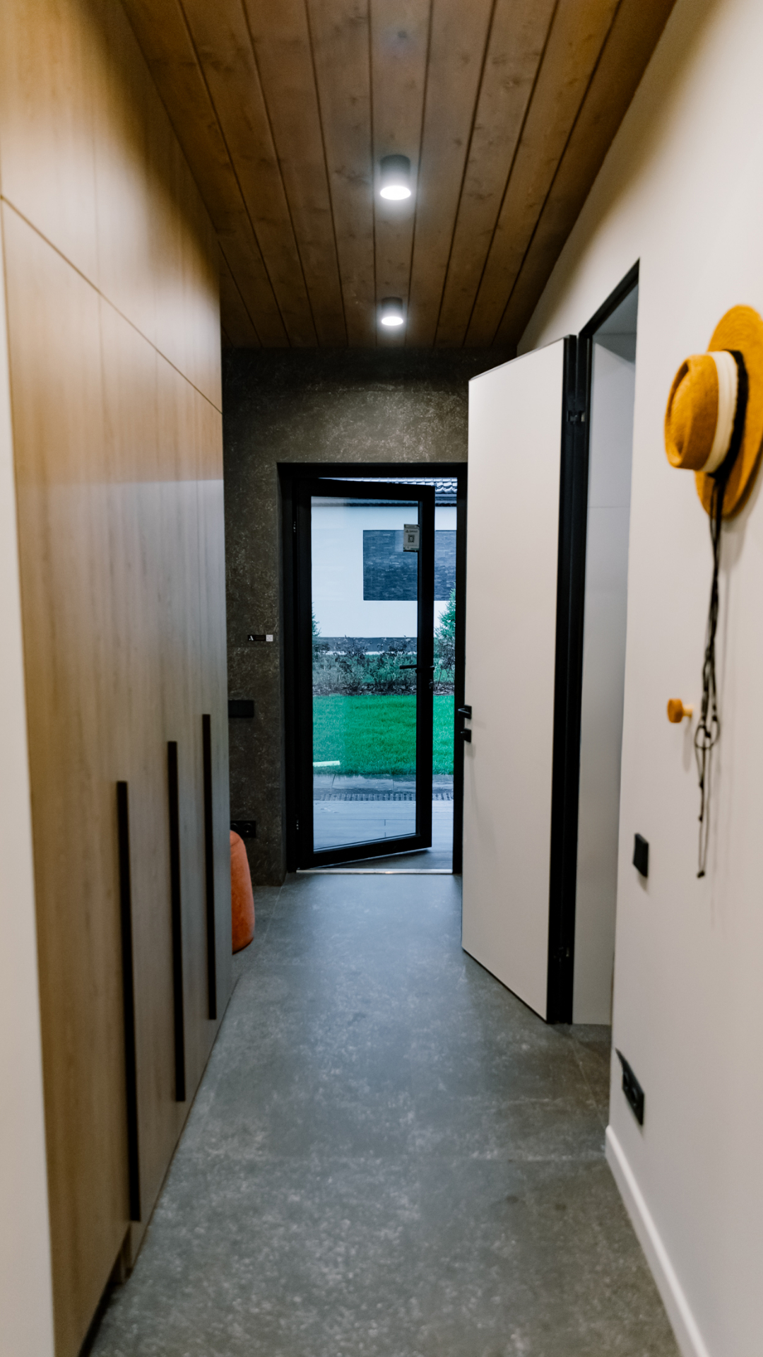 Дом, который светится изнутри: барнхаус-лофт на Open Village 2025