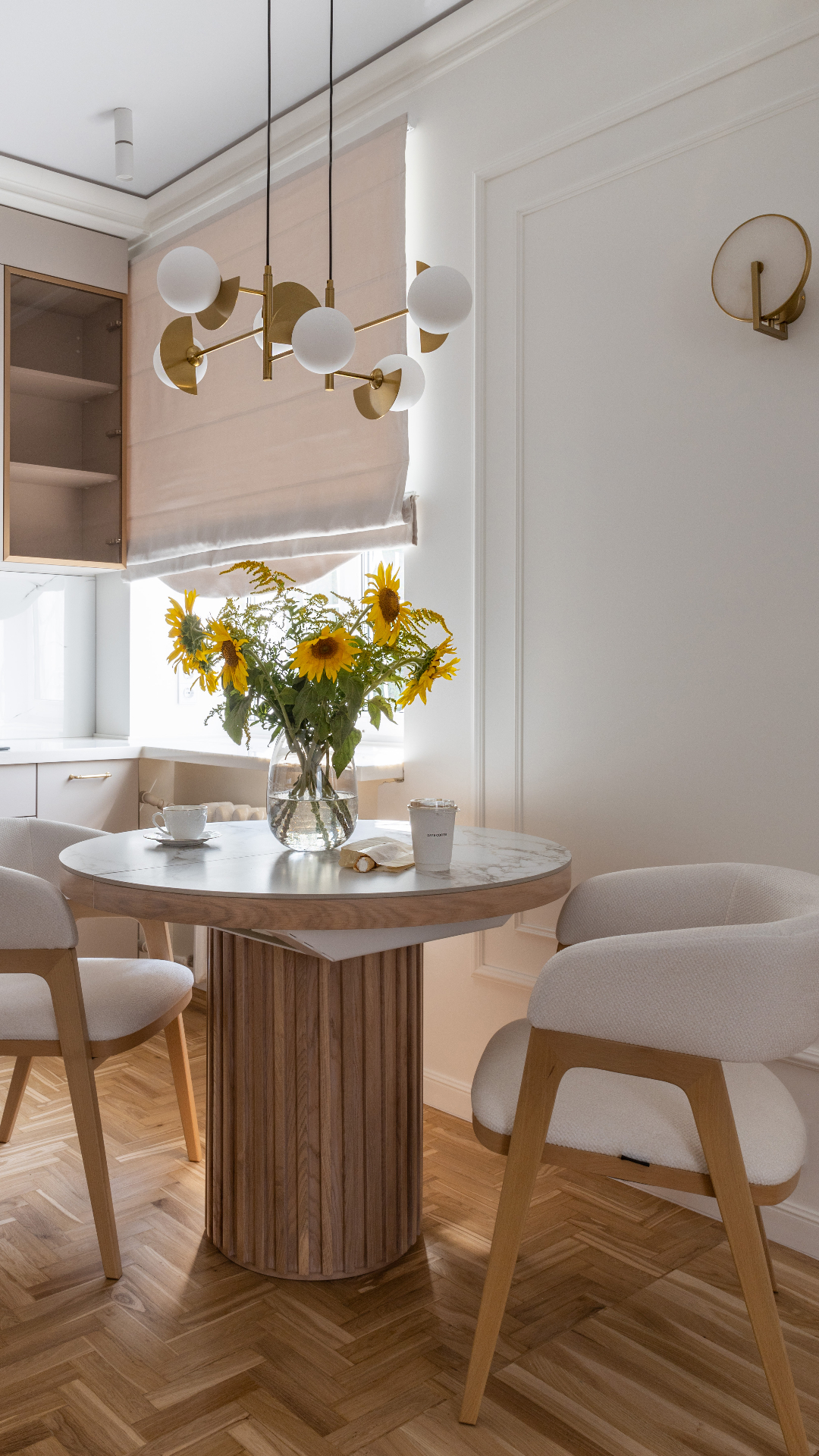 Воздушный свет и исторические стены: квартира студентки в Самаре