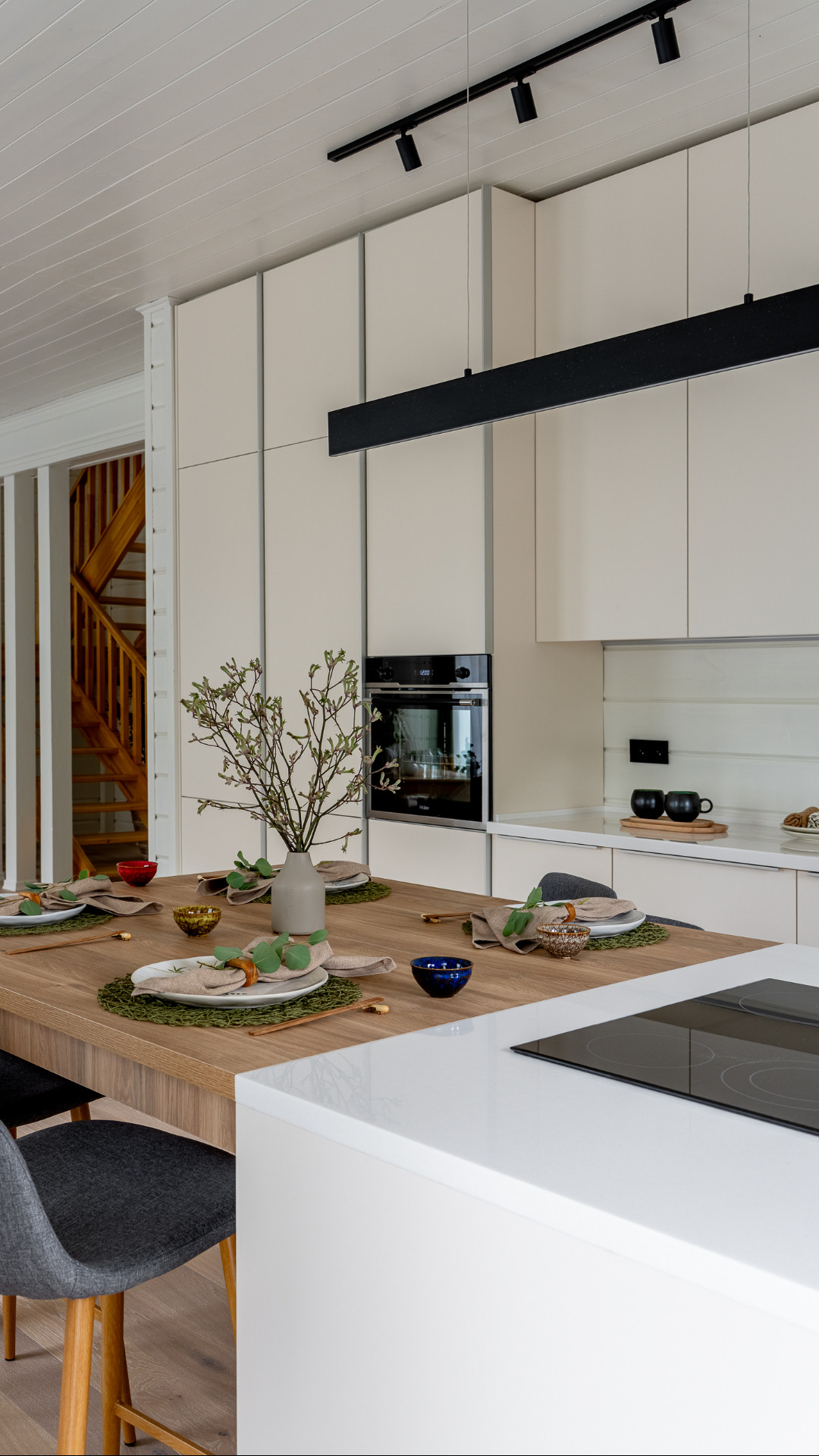 Скандинавское спокойствие: свет, дерево и природа в одном доме