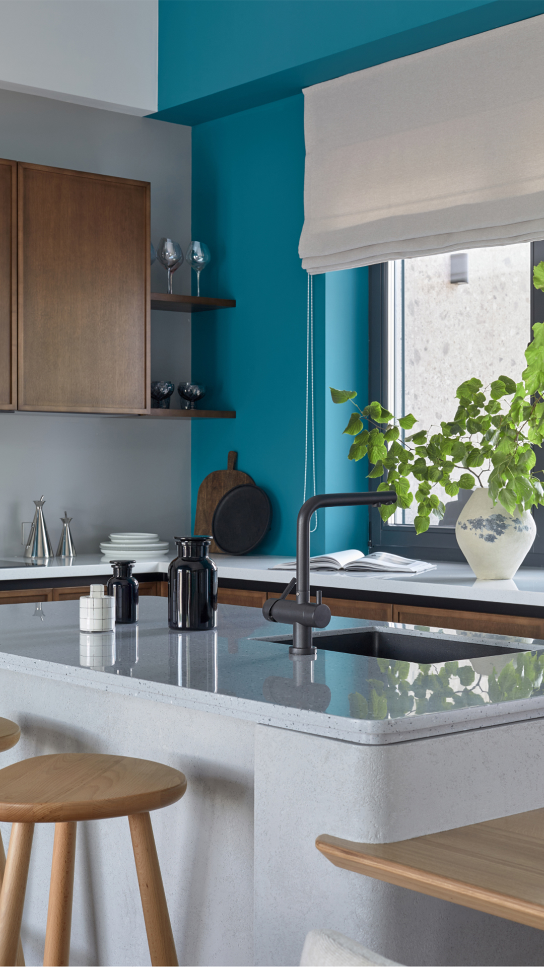 Дом-экспонат: 200 метров современной архитектуры за один год