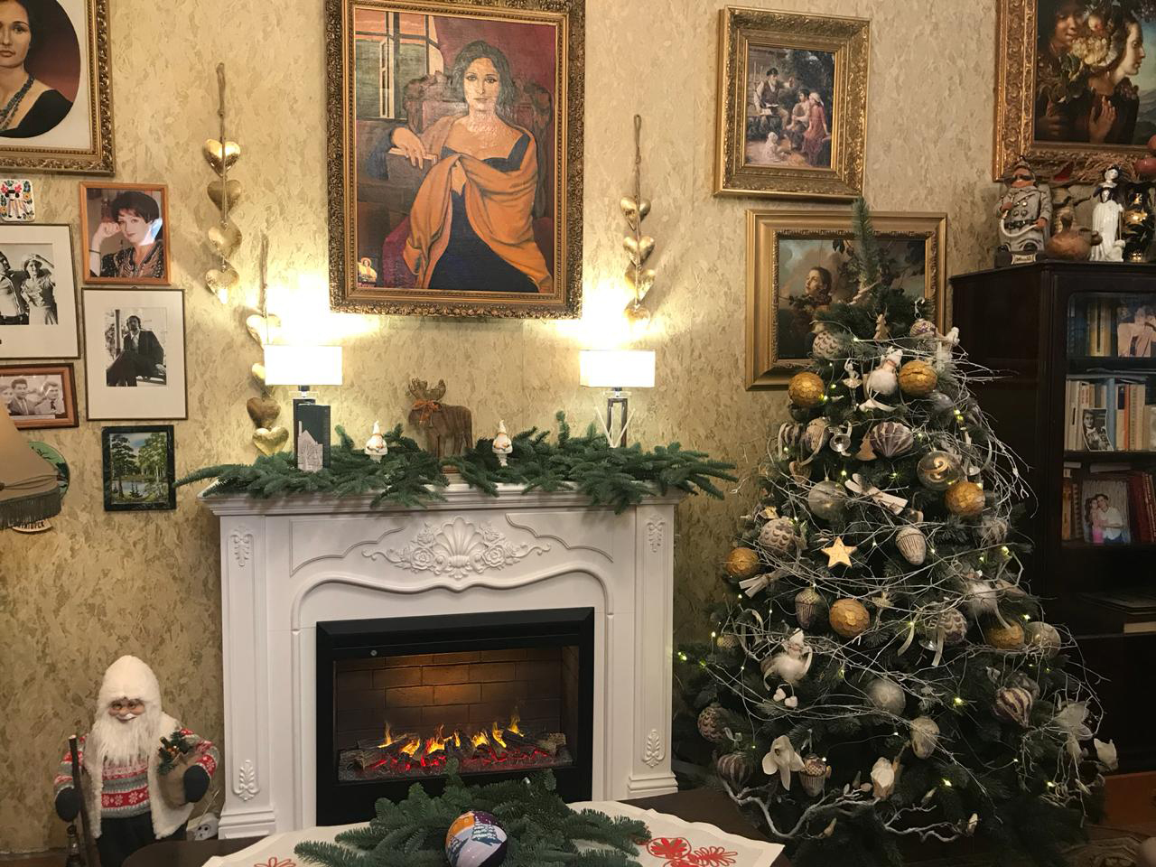 Новогодний интерьер у Зинаиды Кириенко: «Ёлки»