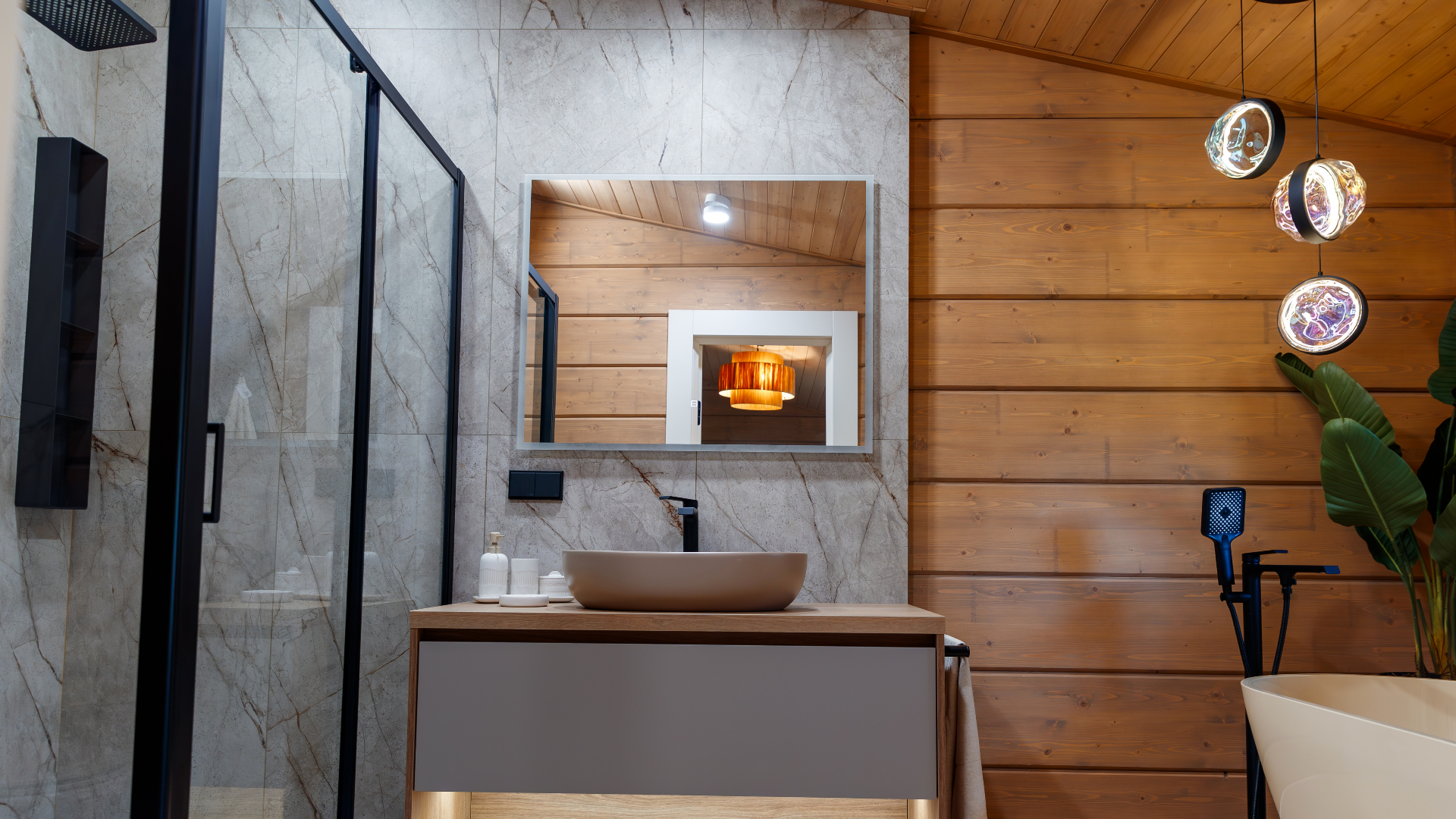 250 квадратов в сосновом бору: двухэтажный дом из бруса