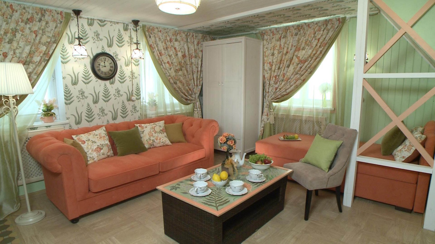 Комната в мятных тонах для мамы