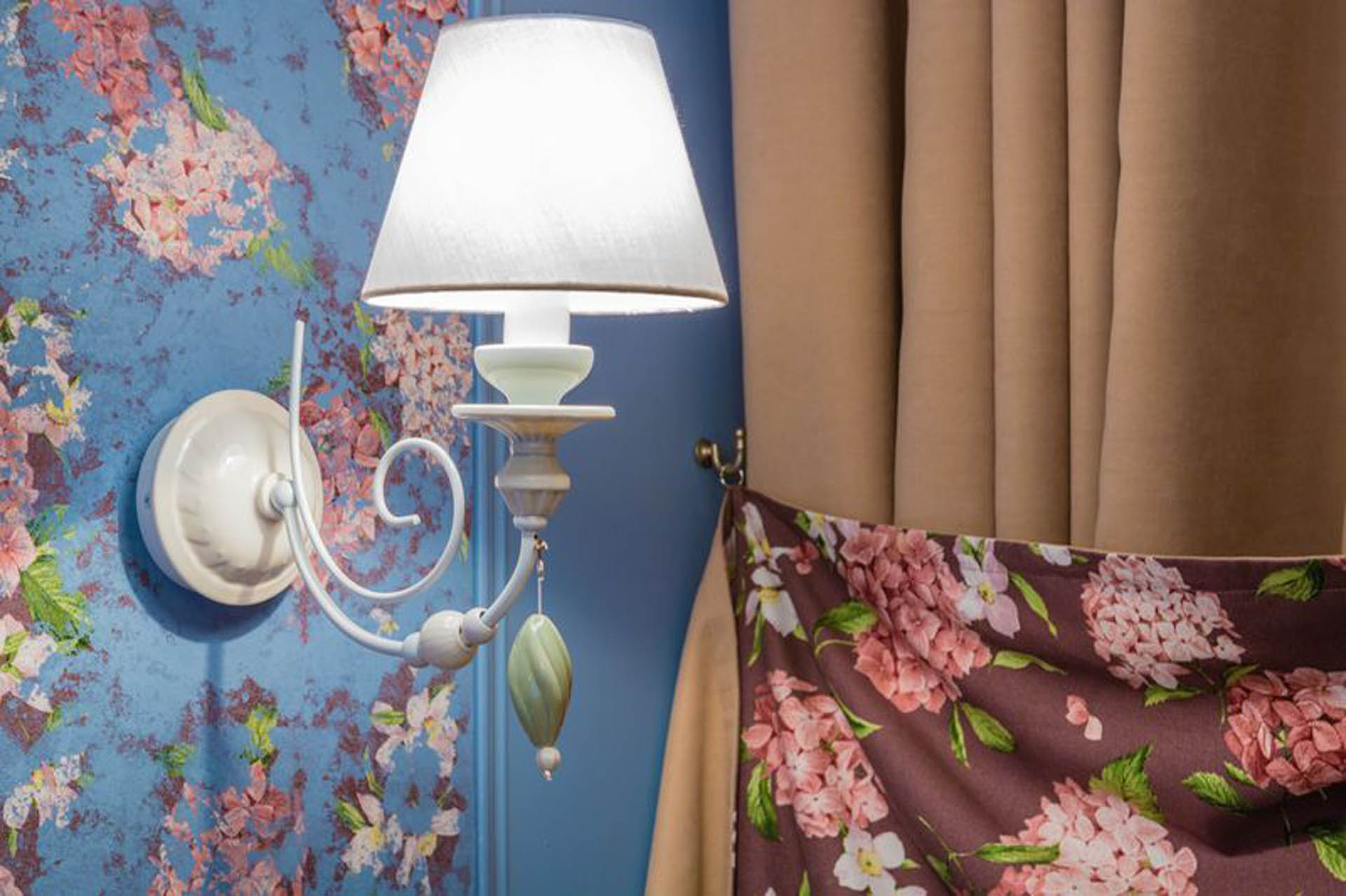 Спальня в зефире