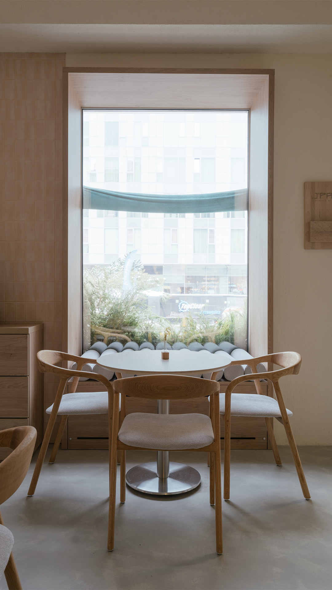 Ресторан на Большой Грузинской: минимализм с нотками ретро