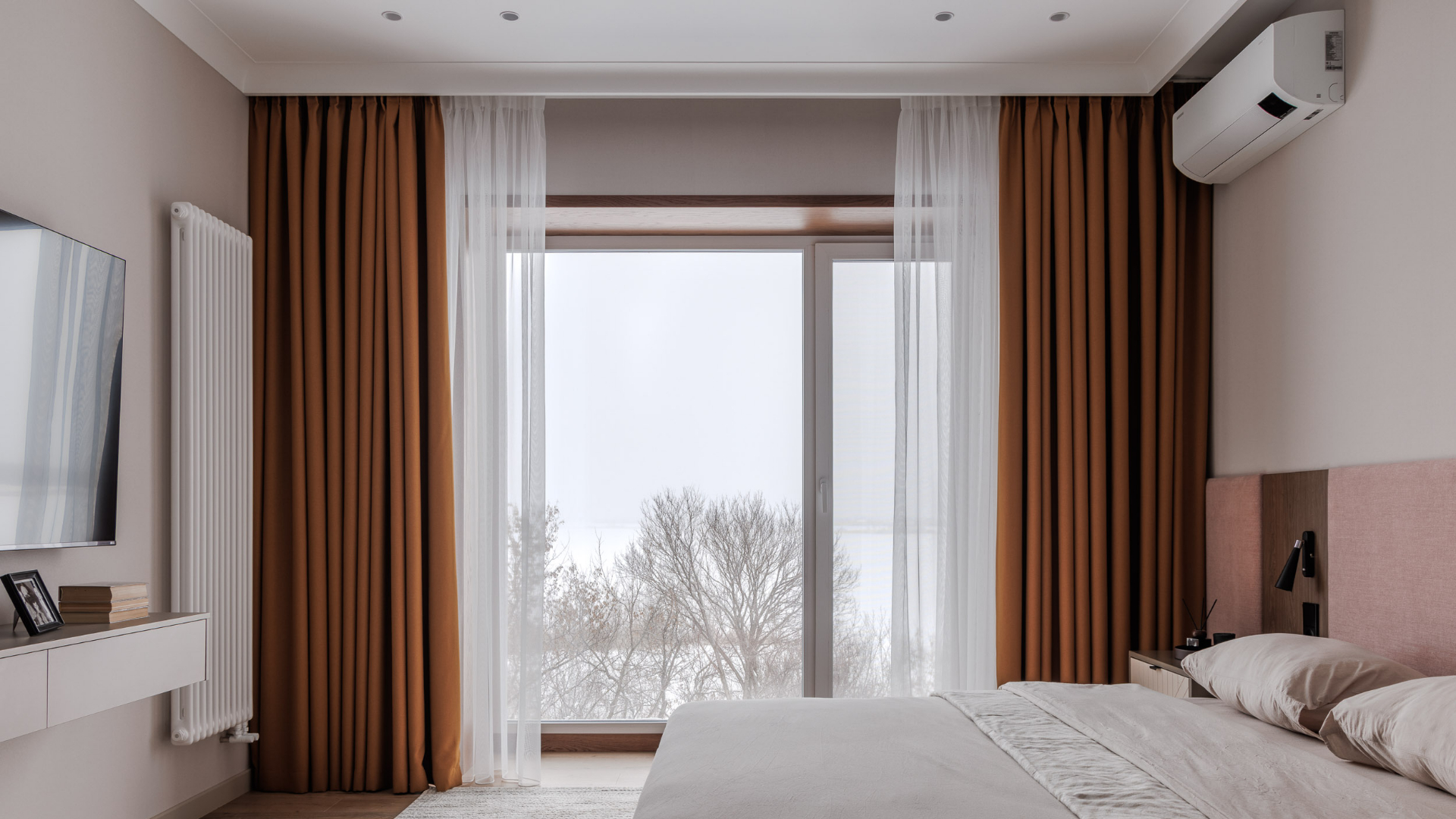 Современный интерьер загородного дома у Волги