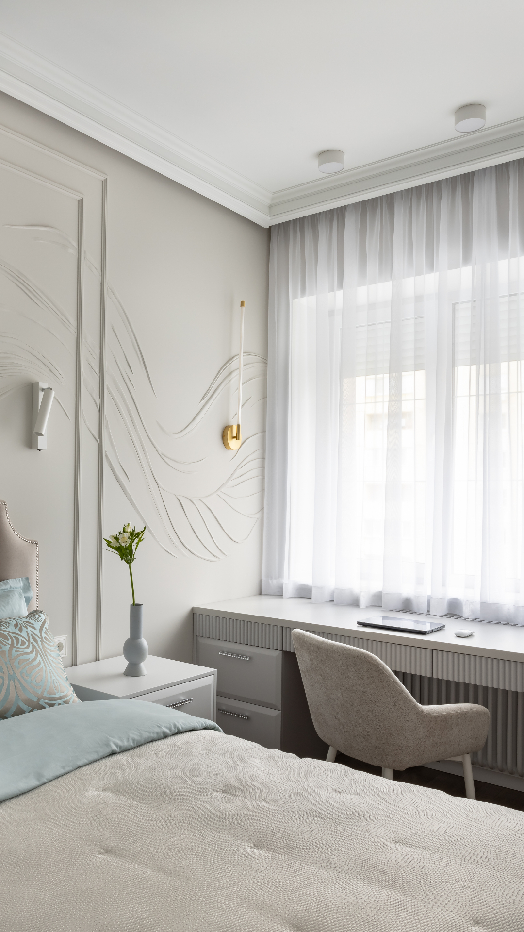 Лебединое озеро в камне и хрустале: таунхаус 180 м² в классике