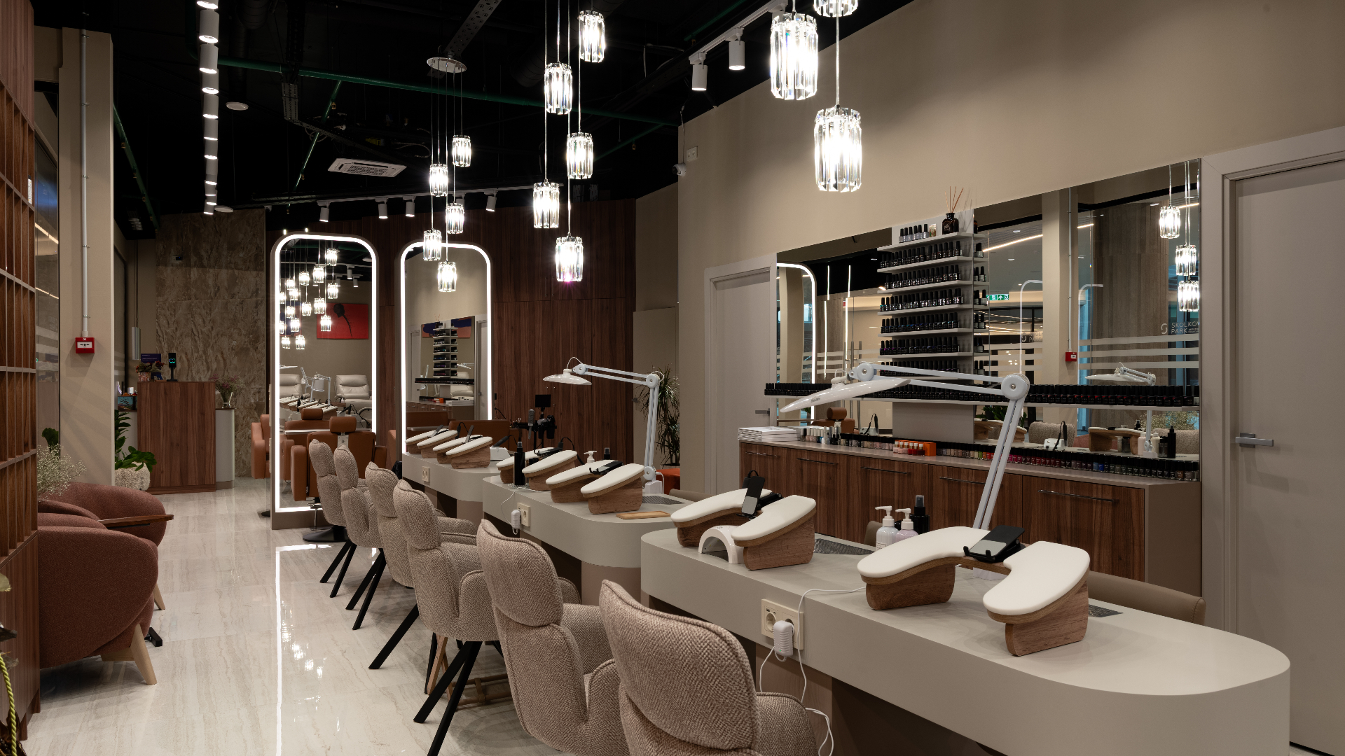 Салон красоты «Москвичка» — утонченная современность в БЦ «Сколково Парк»