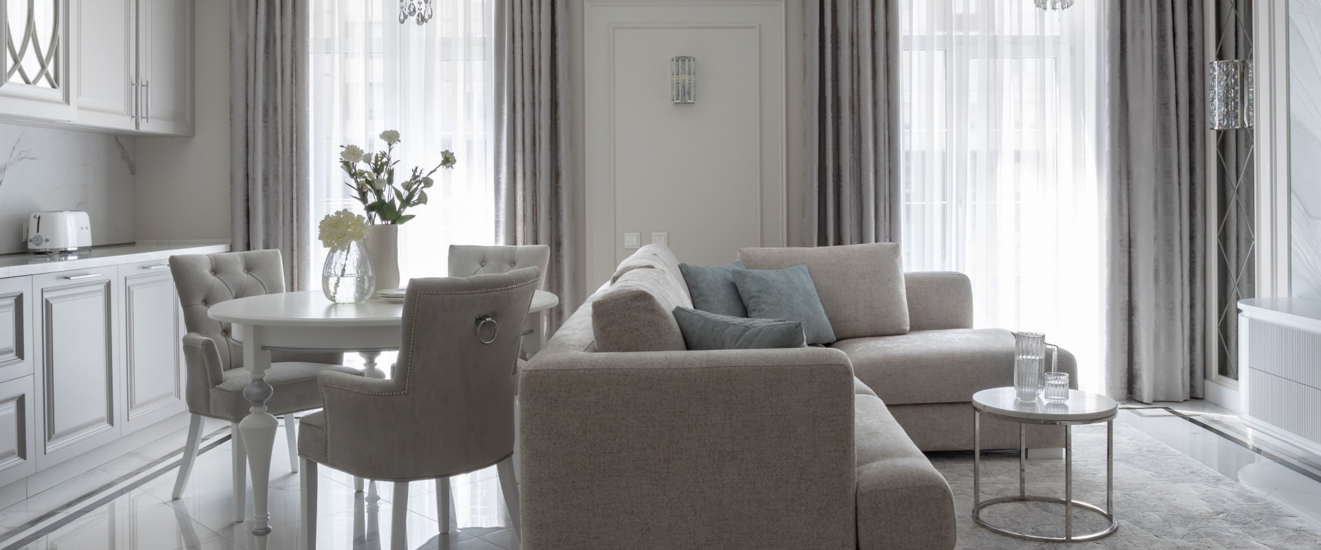 Лебединое озеро в камне и хрустале: таунхаус 180 м² в классике