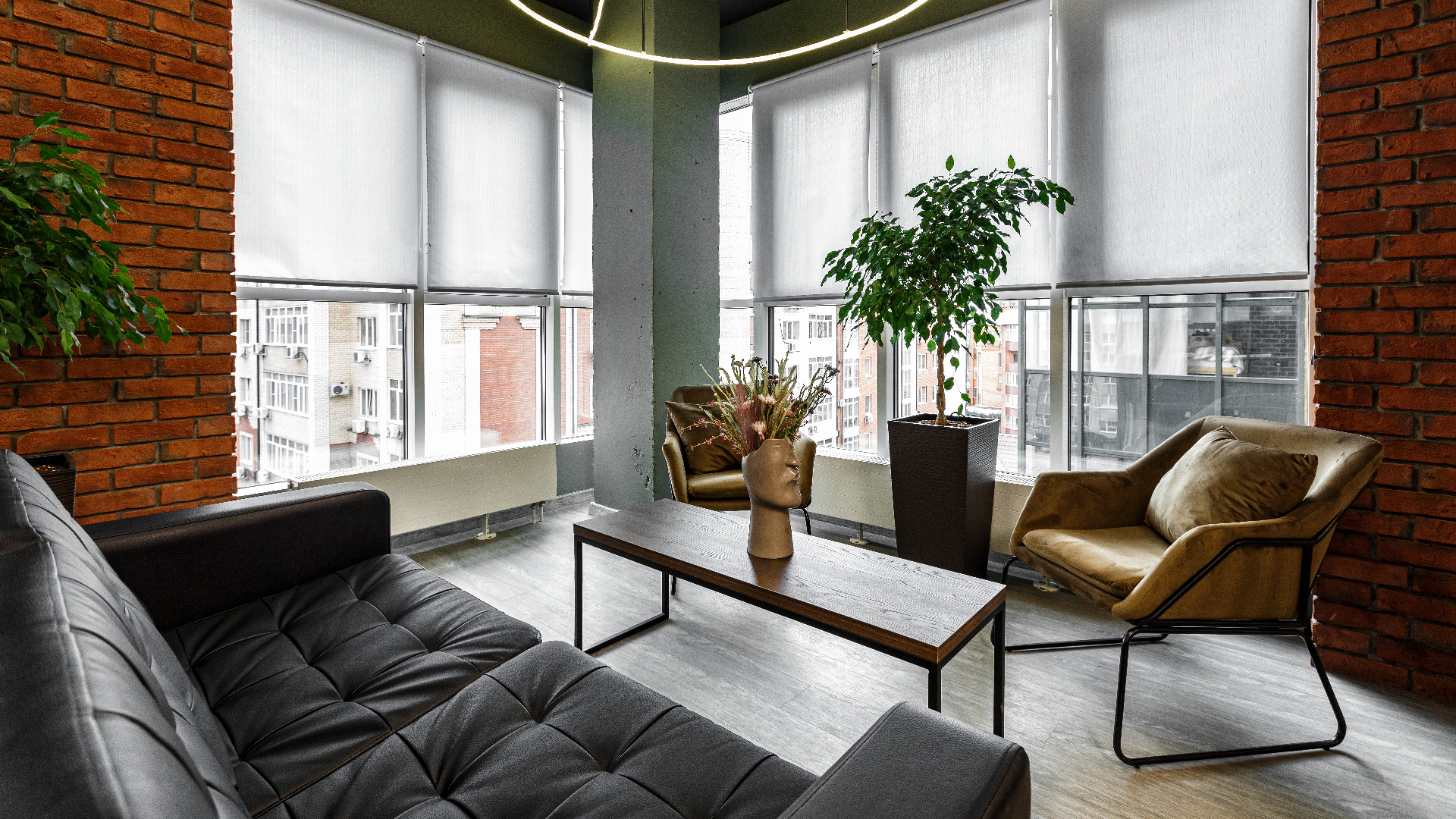 Свет и сталь: брутальный офис юридической компании