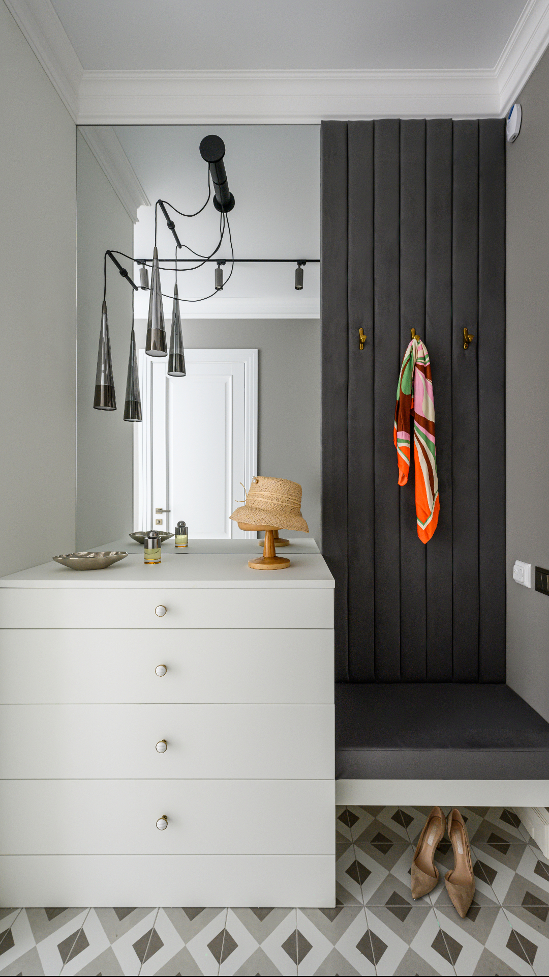 Возрождение классики: интерьер в сталинском доме в Туапсе