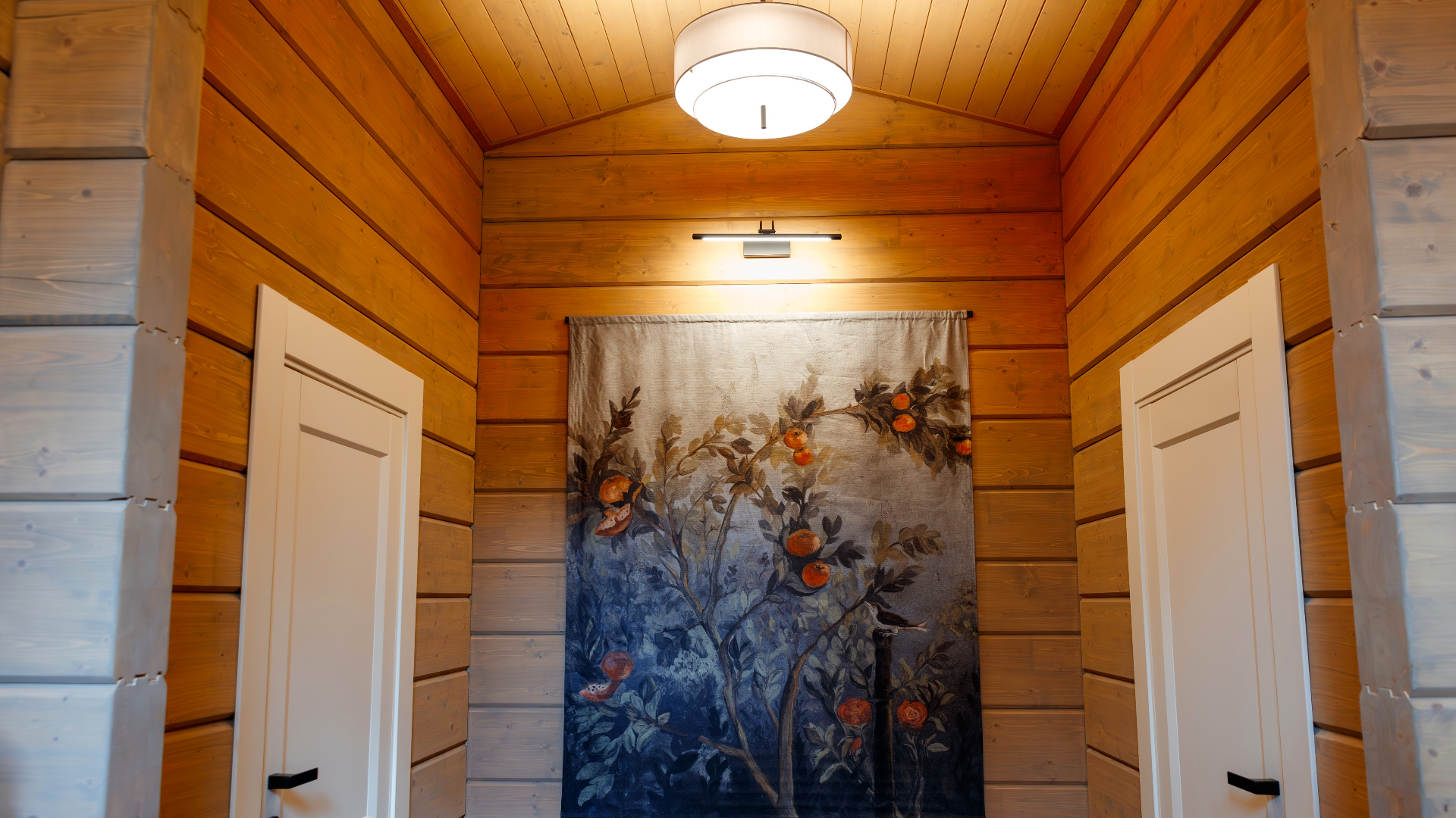 250 квадратов в сосновом бору: двухэтажный дом из бруса