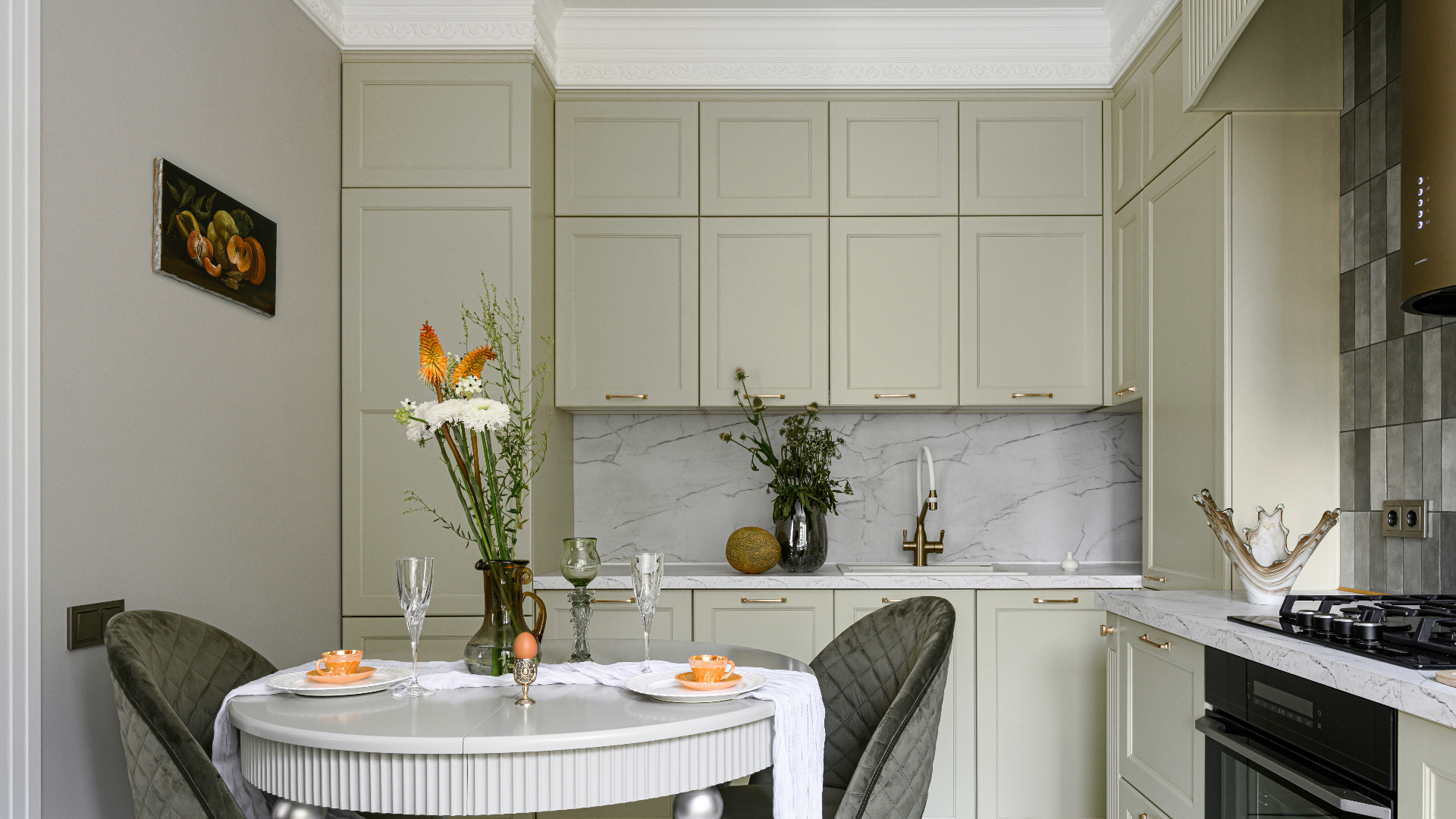 Возрождение классики: интерьер в сталинском доме в Туапсе