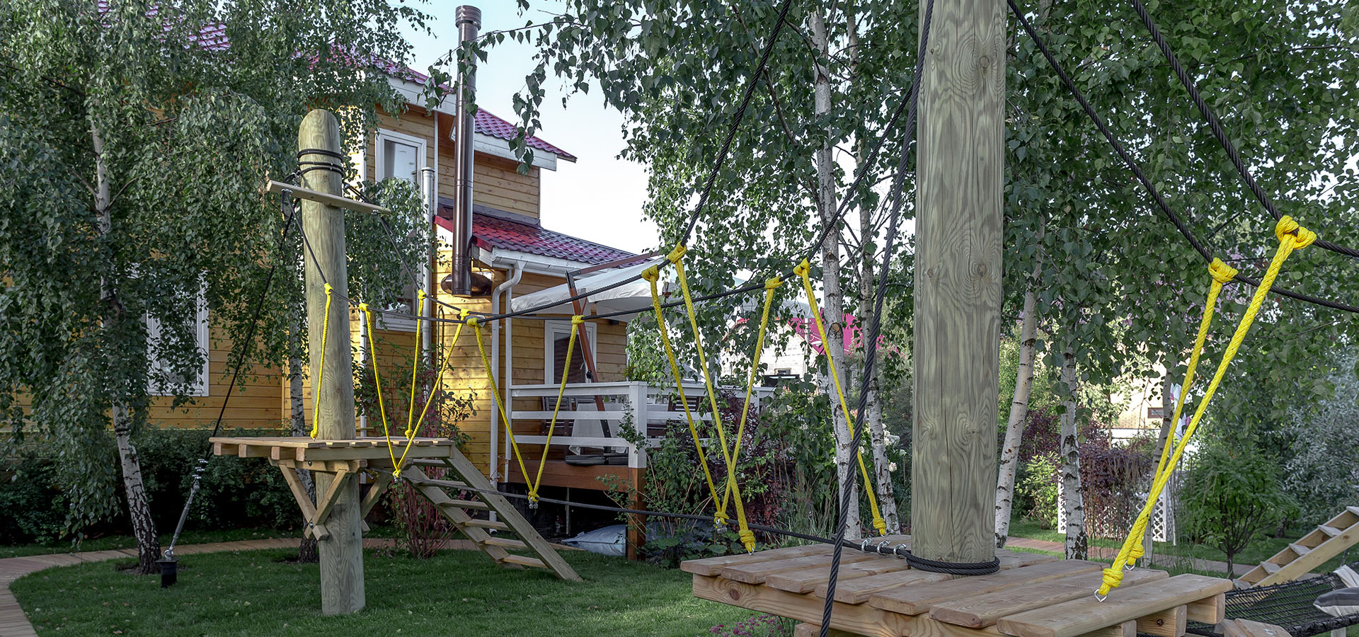 Сад с веревочным парком